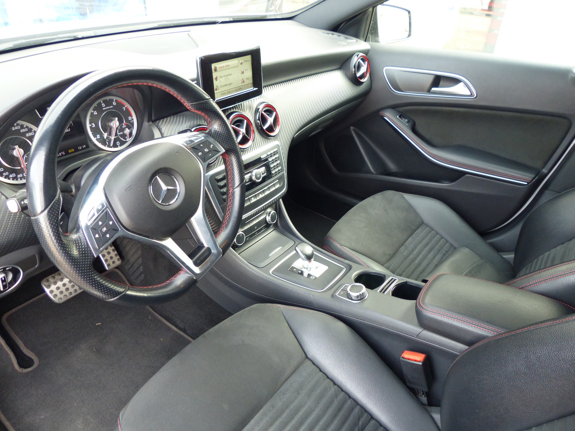 MERCEDES-BENZ A 45 AMG 4Matic Speedshift 7G-DCT-image-18
