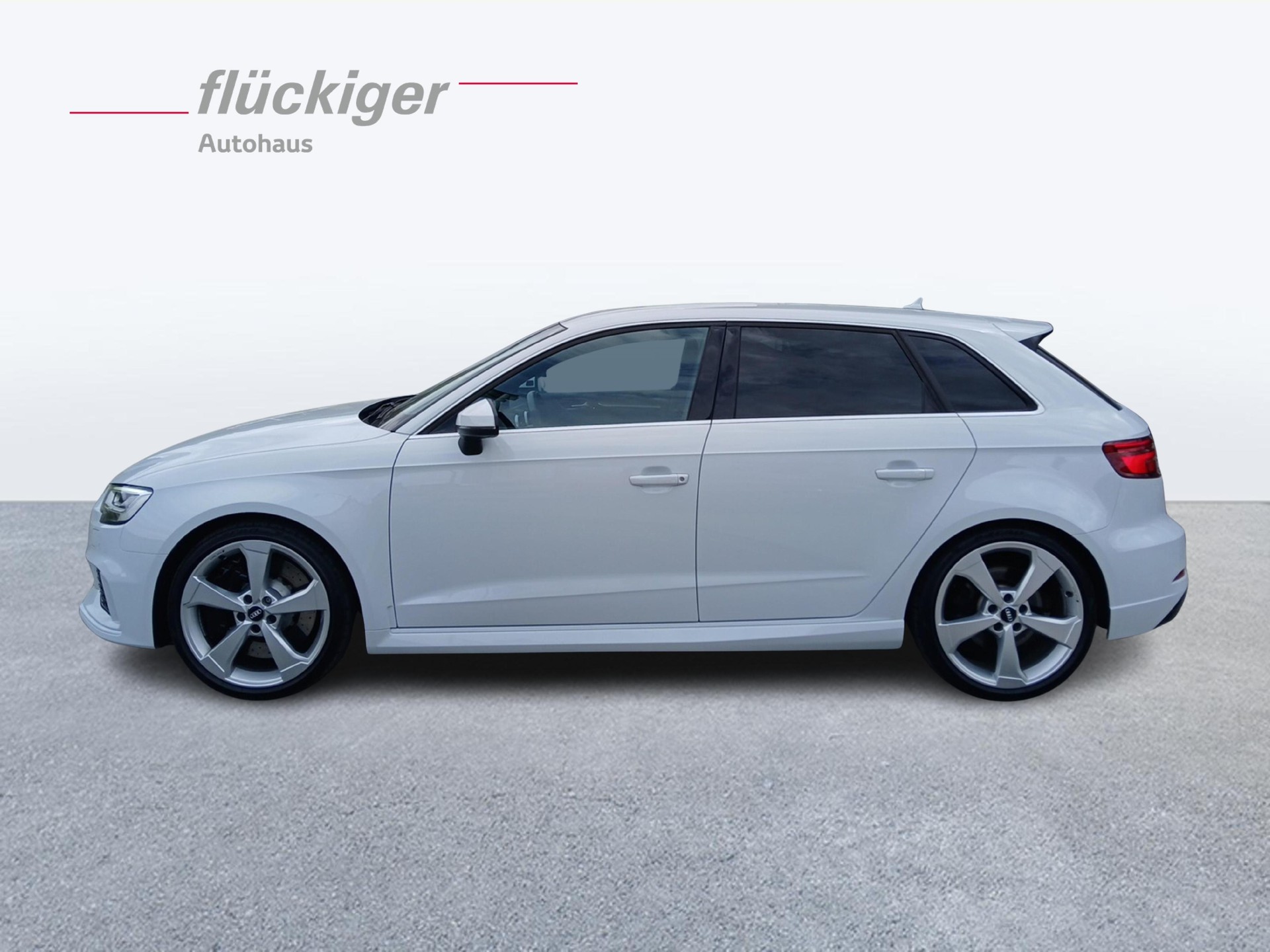 AUDI RS3 Sportback 2.5 T FSI quattro S-Tronic-showroom-element-1