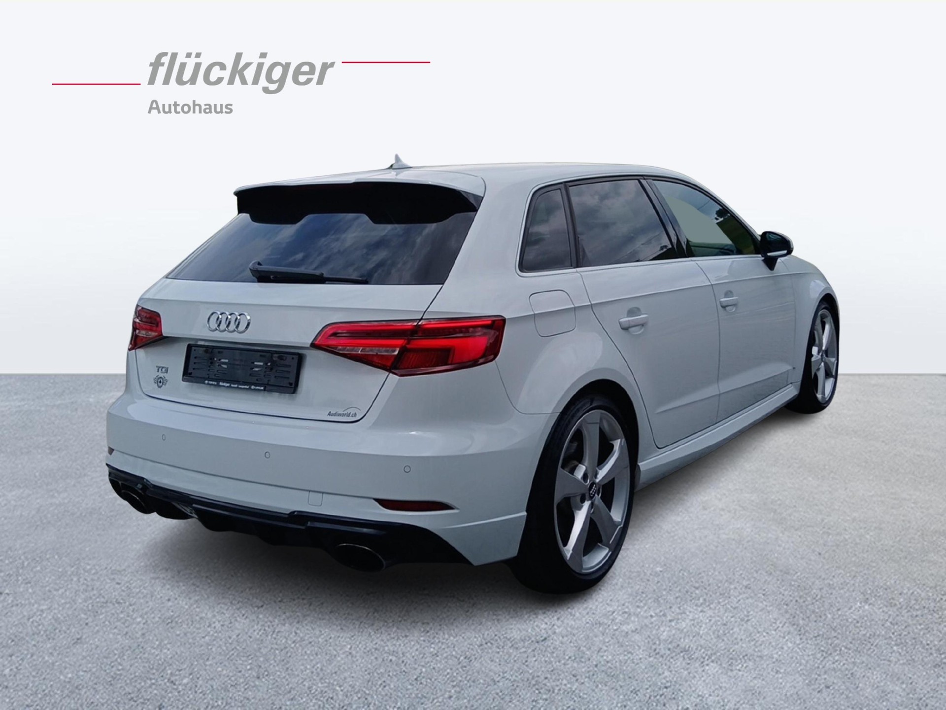 AUDI RS3 Sportback 2.5 T FSI quattro S-Tronic-image-4