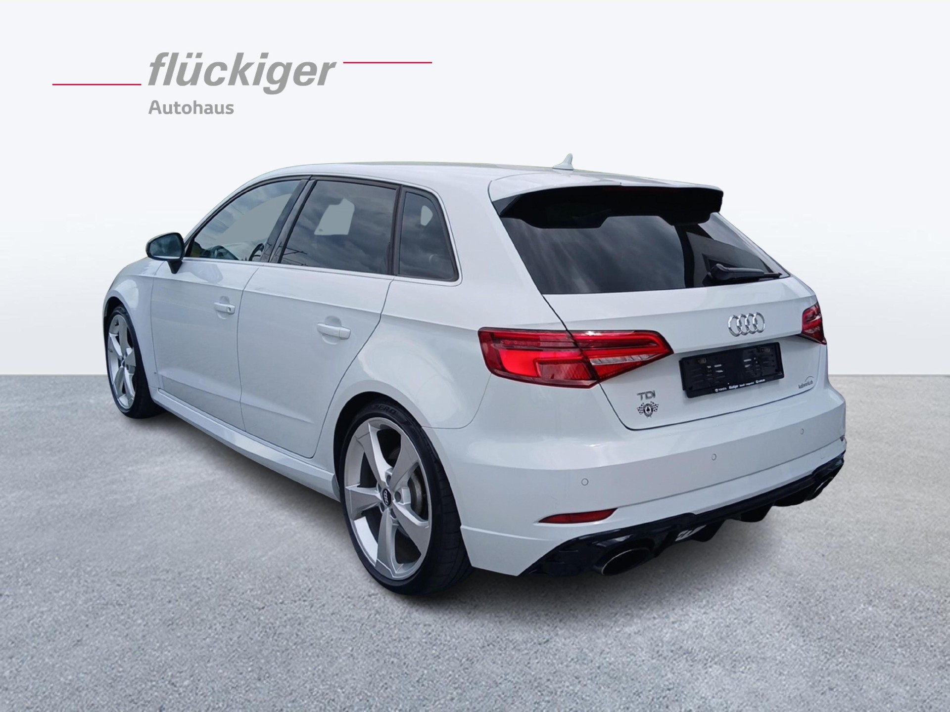 AUDI RS3 Sportback 2.5 T FSI quattro S-Tronic-showroom-element-2