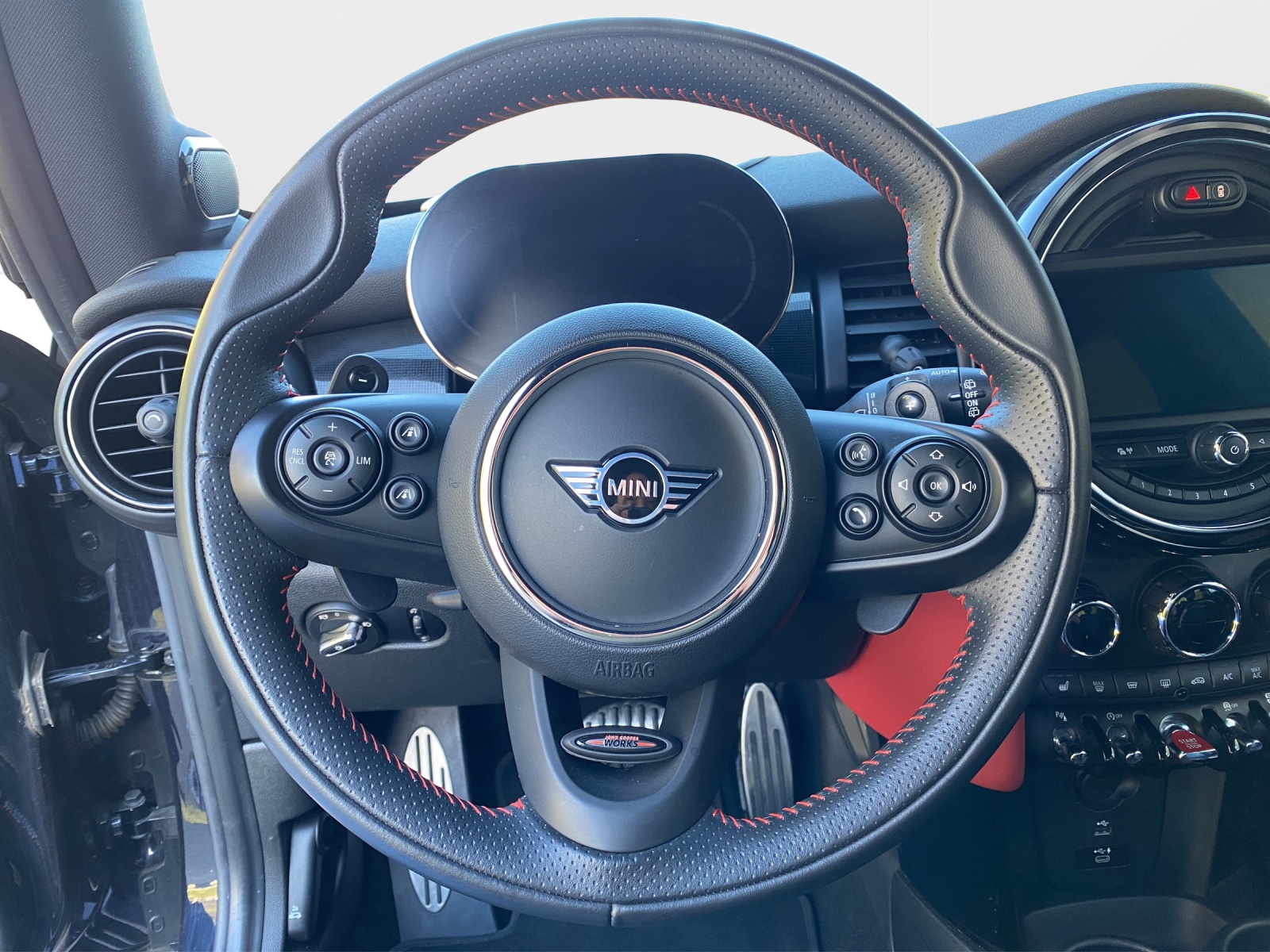 MINI Cooper John Cooper Works Steptronic-image-9