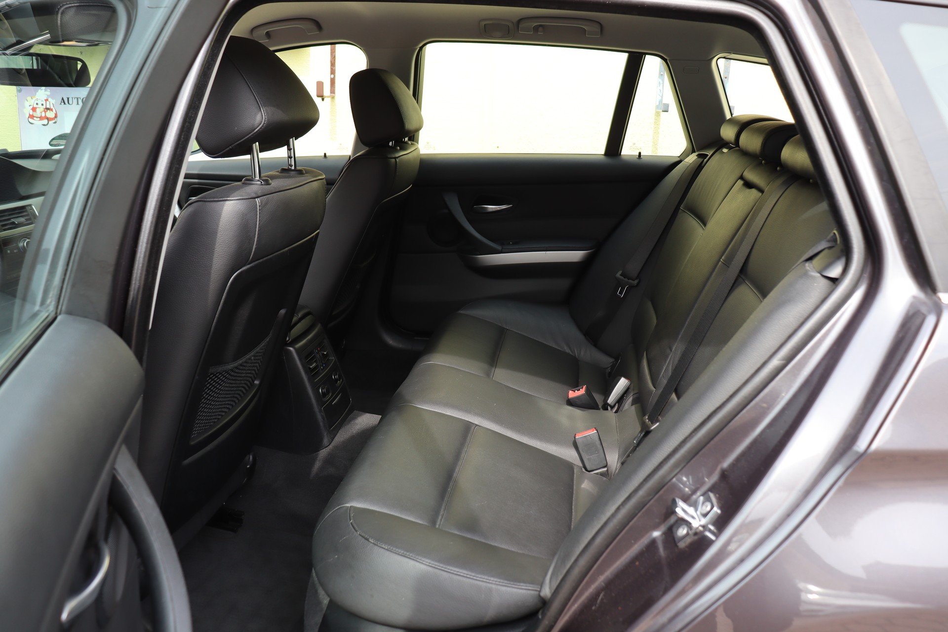 BMW 325i Touring Steptronic-image-12