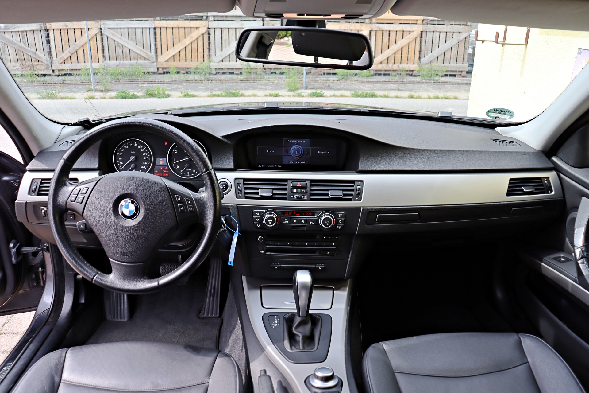 BMW 325i Touring Steptronic-image-8