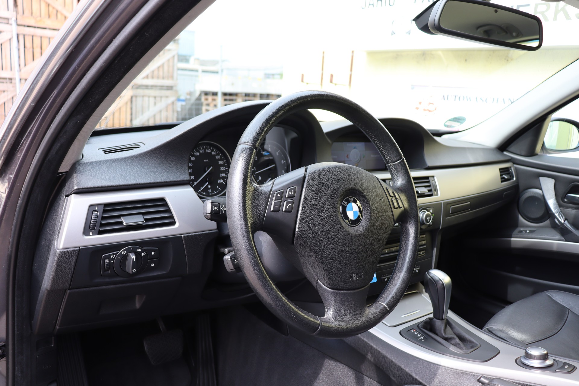 BMW 325i Touring Steptronic-image-6