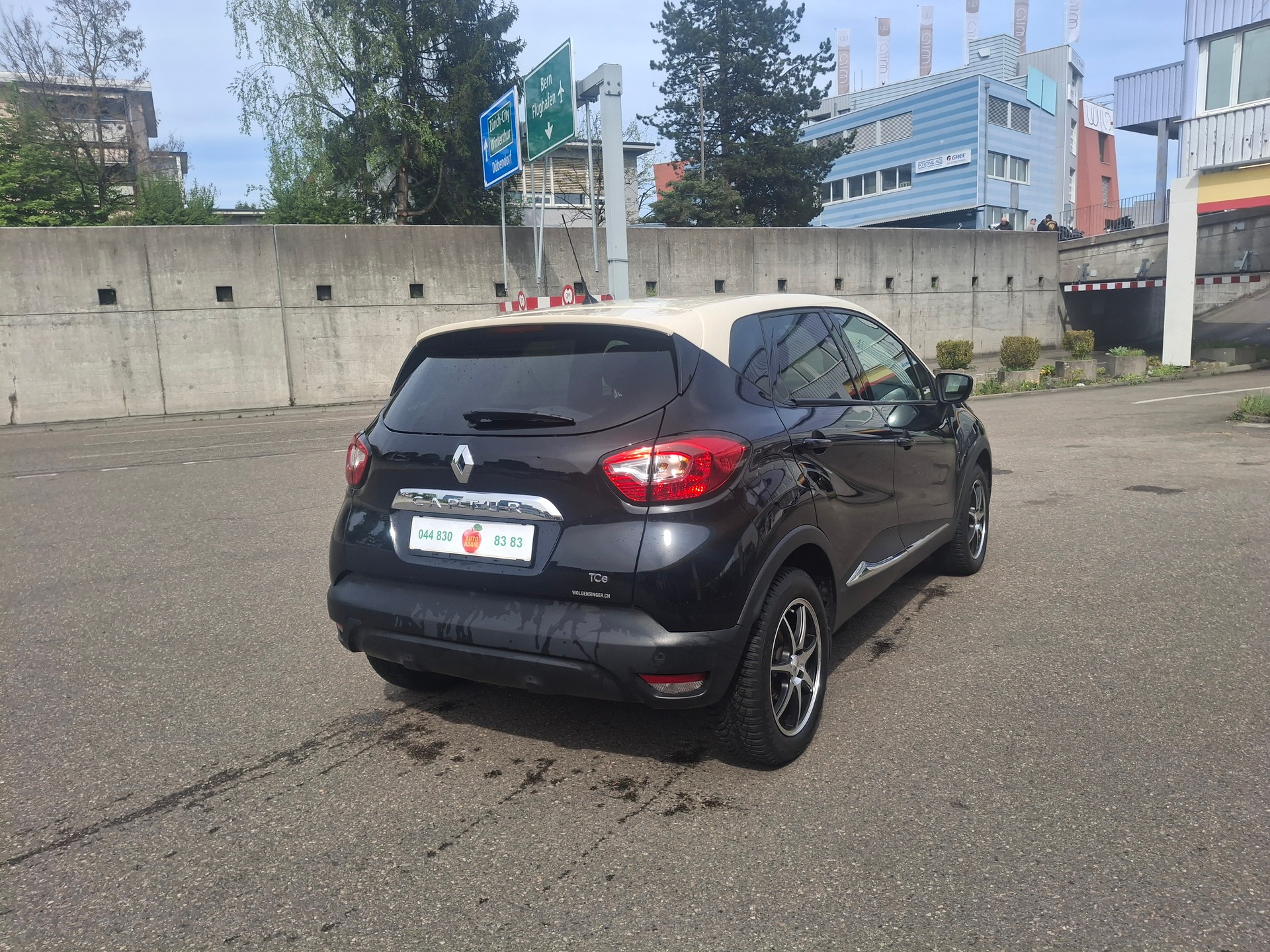RENAULT Captur 1.2 T 16V Privilège EDC-image-16
