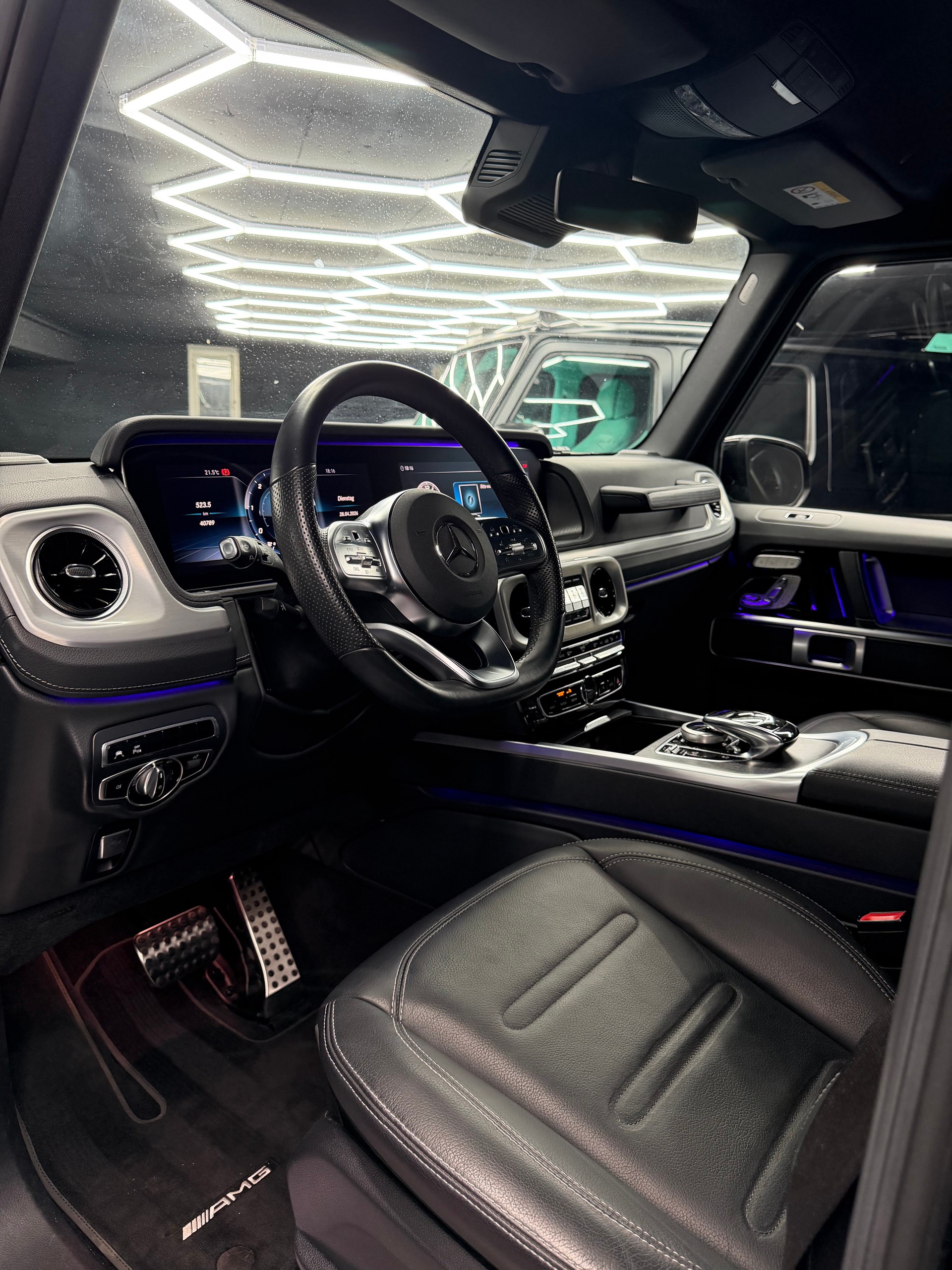 MERCEDES-BENZ G 350 d AMG Line 9G-Tronic-image-6