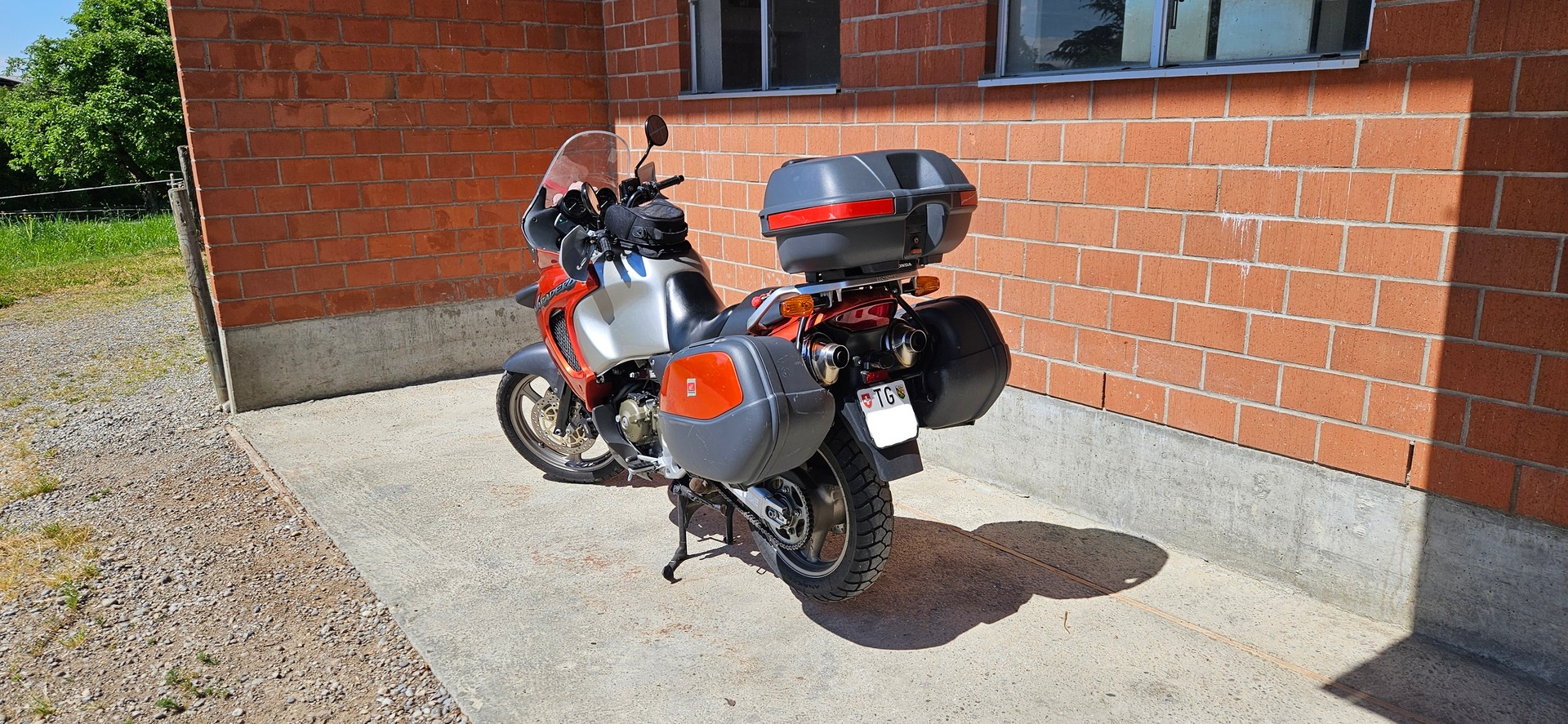 HONDA XL 1000 V Varadero-image-2