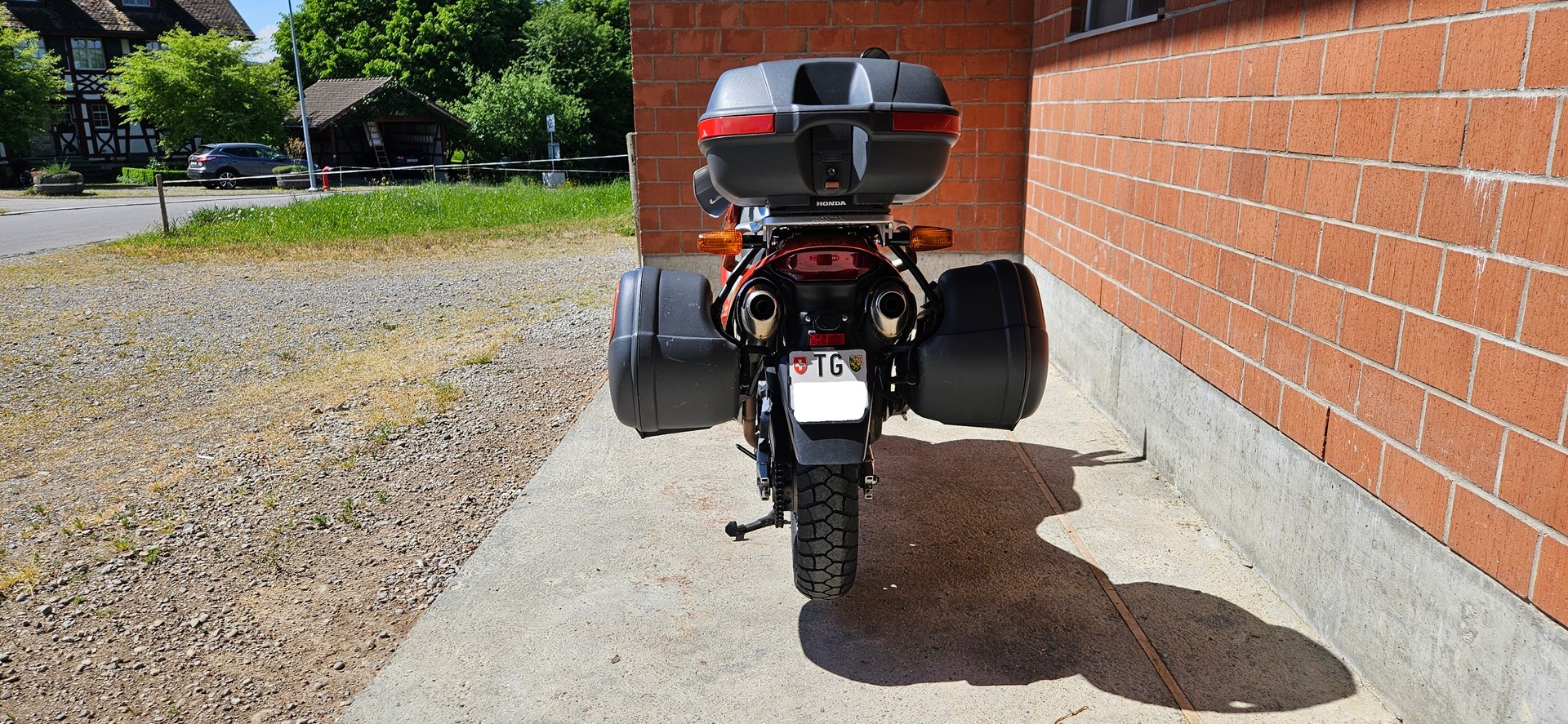 HONDA XL 1000 V Varadero-image-3