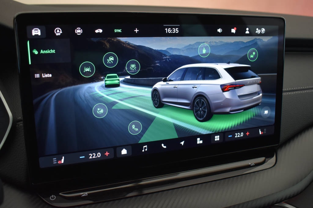 SKODA Octavia Combi 2.0 TSI DSG Sport Line 4x4-image-6