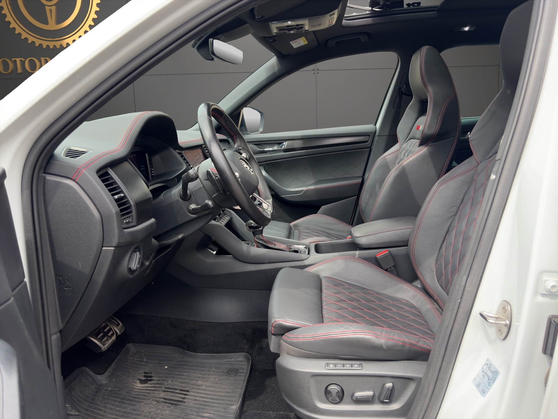 SKODA Kodiaq 2.0 TSI 4x4 RS-image-9