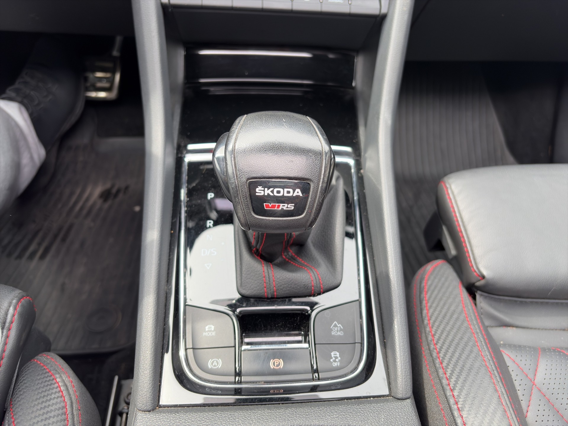 SKODA Kodiaq 2.0 TSI 4x4 RS-image-23