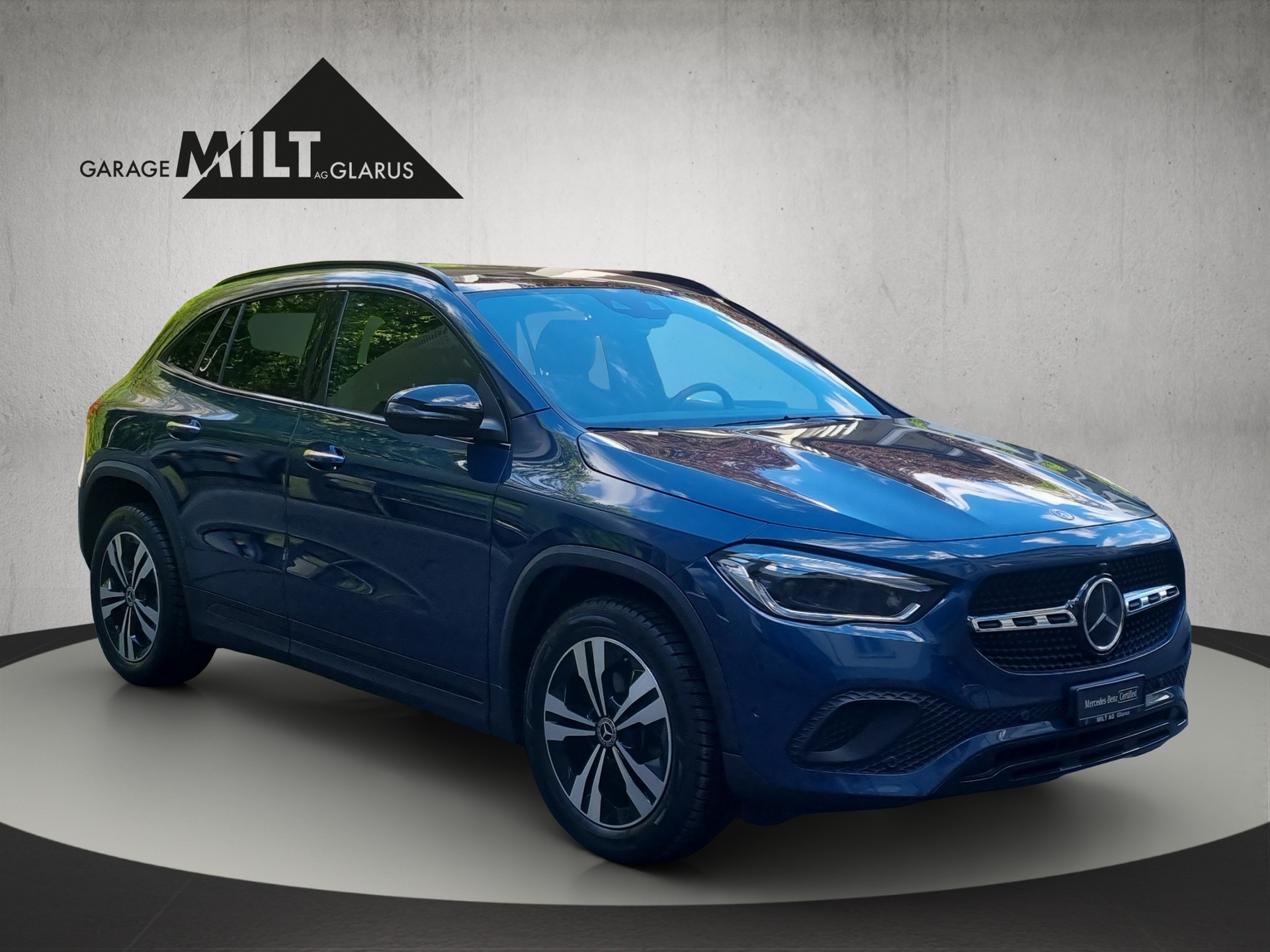 MERCEDES-BENZ GLA 200 Progressive-showroom-element-1
