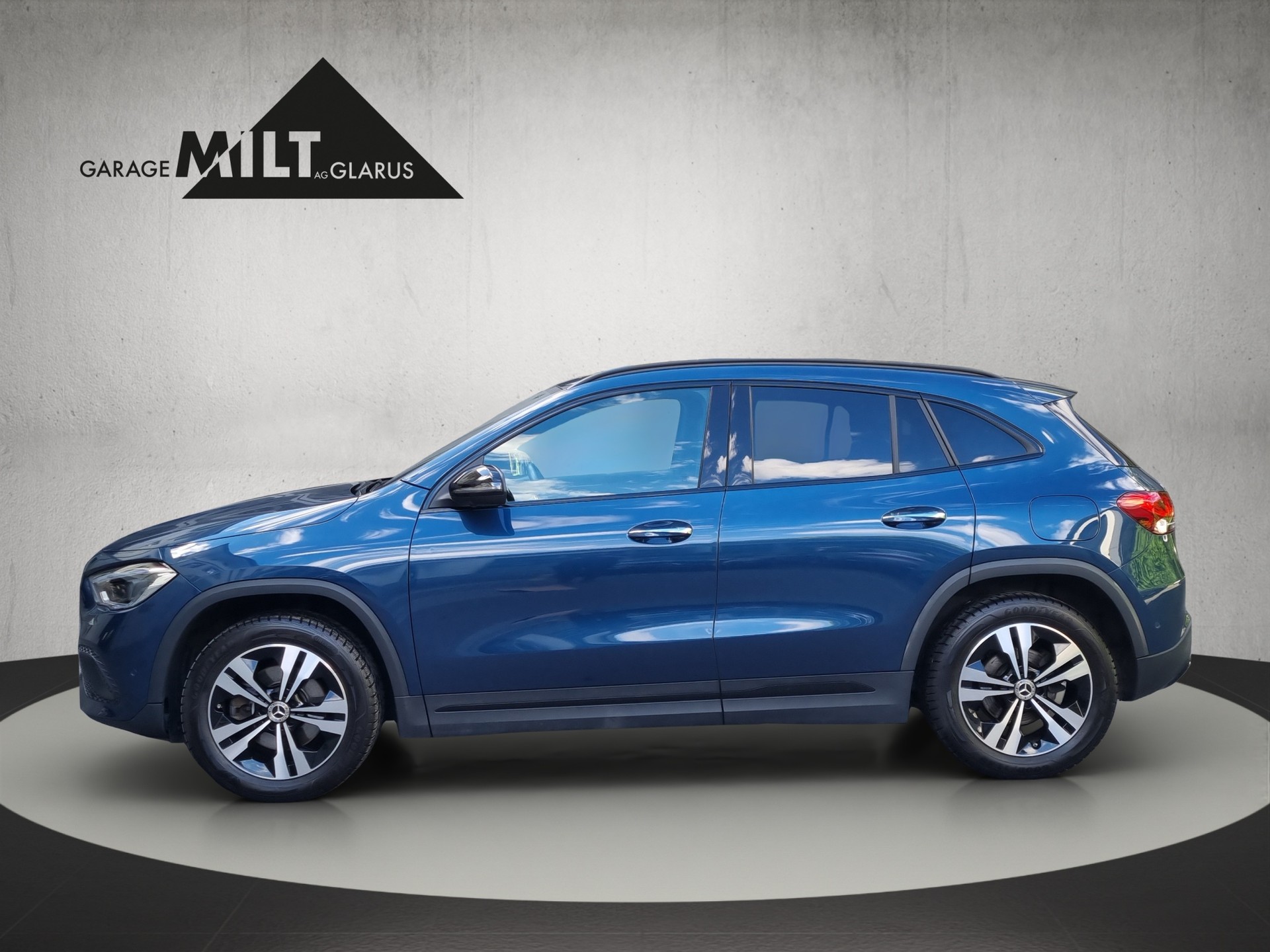 MERCEDES-BENZ GLA 200 Progressive-showroom-element-3