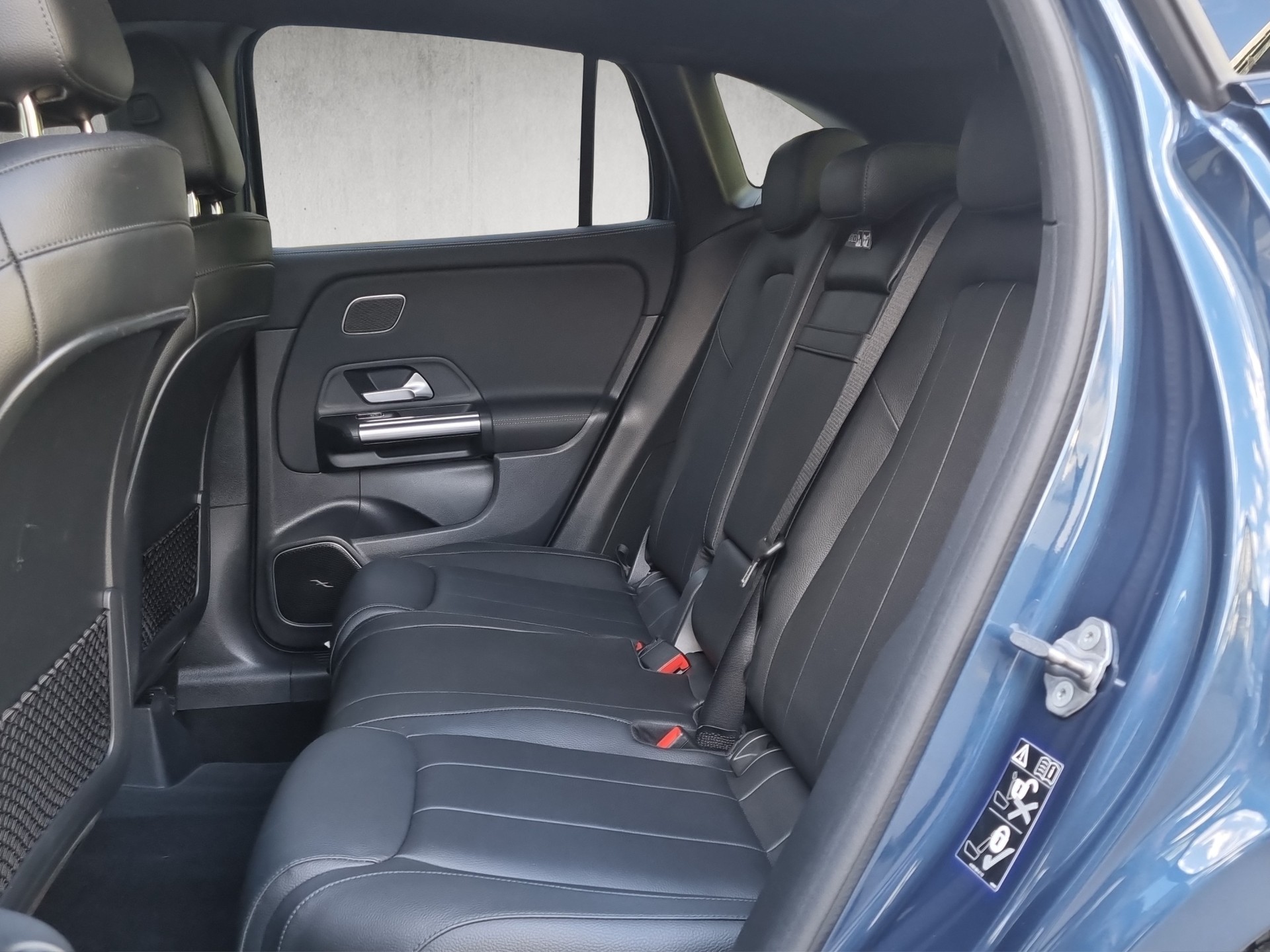 MERCEDES-BENZ GLA 200 Progressive-image-10