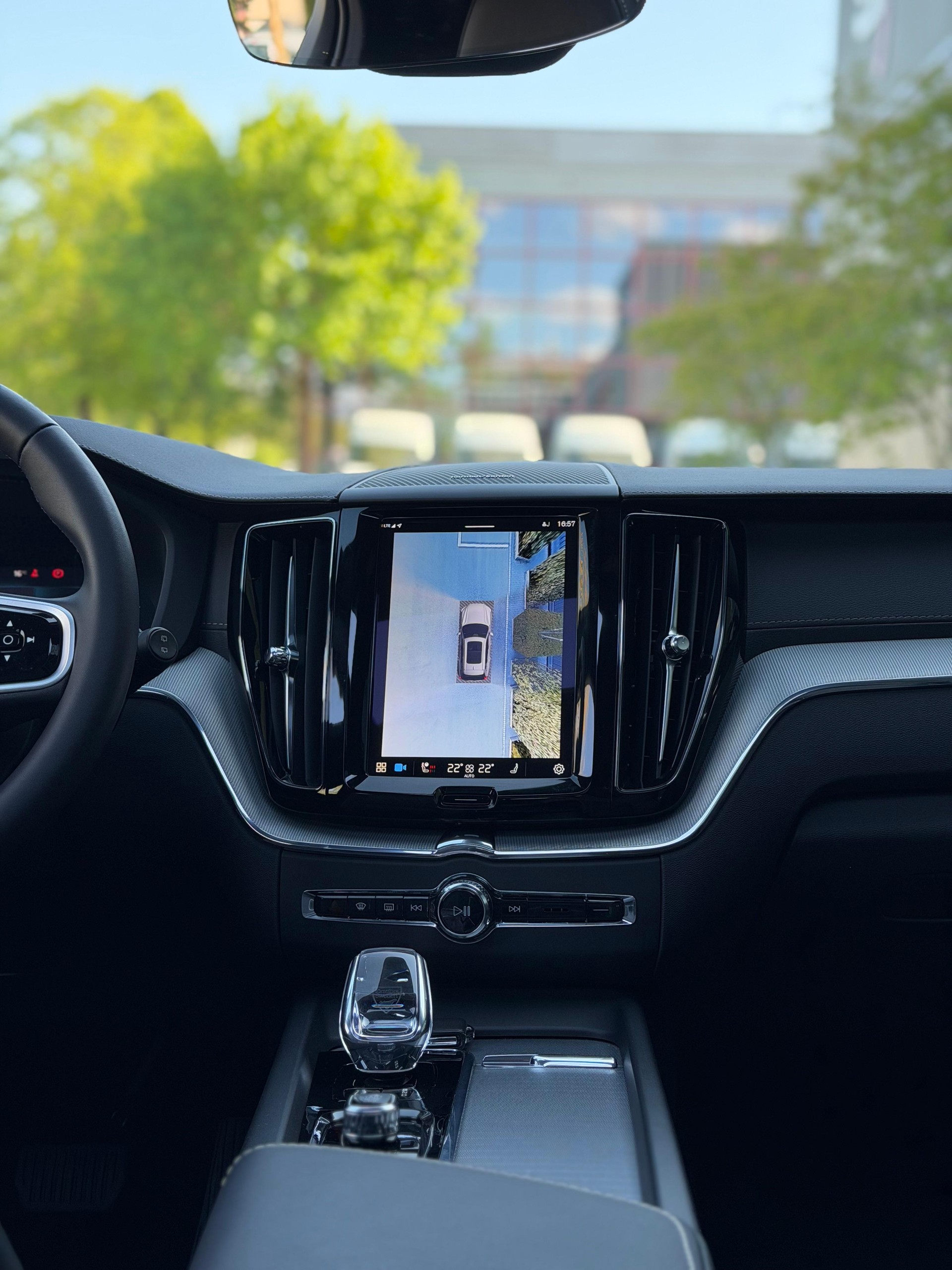 VOLVO XC60 T8 eAWD PluginHybrid Ultra Dark Geartronic-image-10