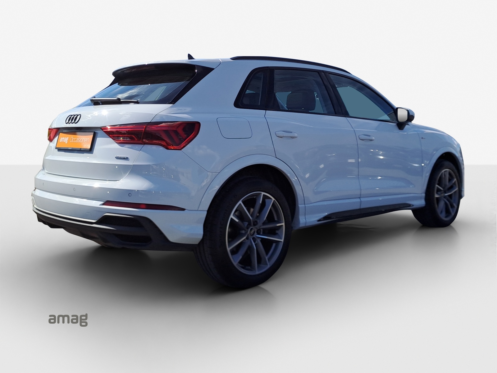 AUDI Q3 Sportback 45 TFSI S line quattro S-tronic-image-4