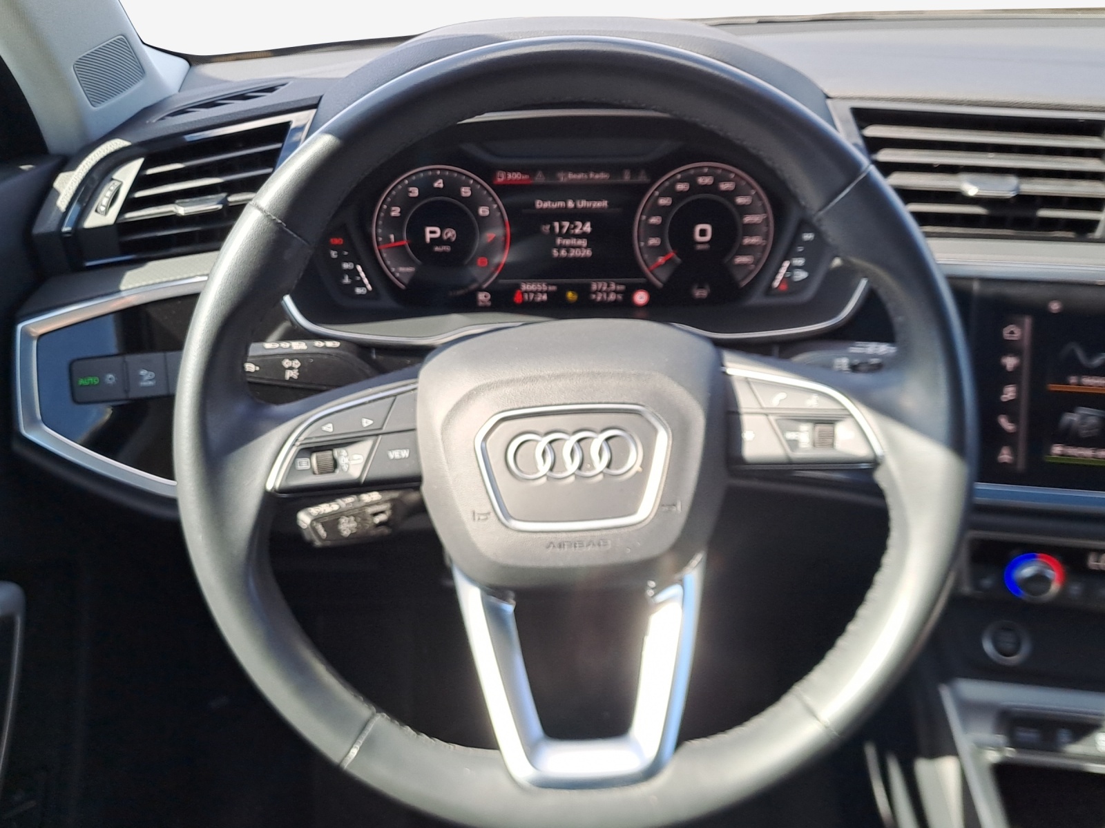 AUDI Q3 Sportback 45 TFSI S line quattro S-tronic-image-9