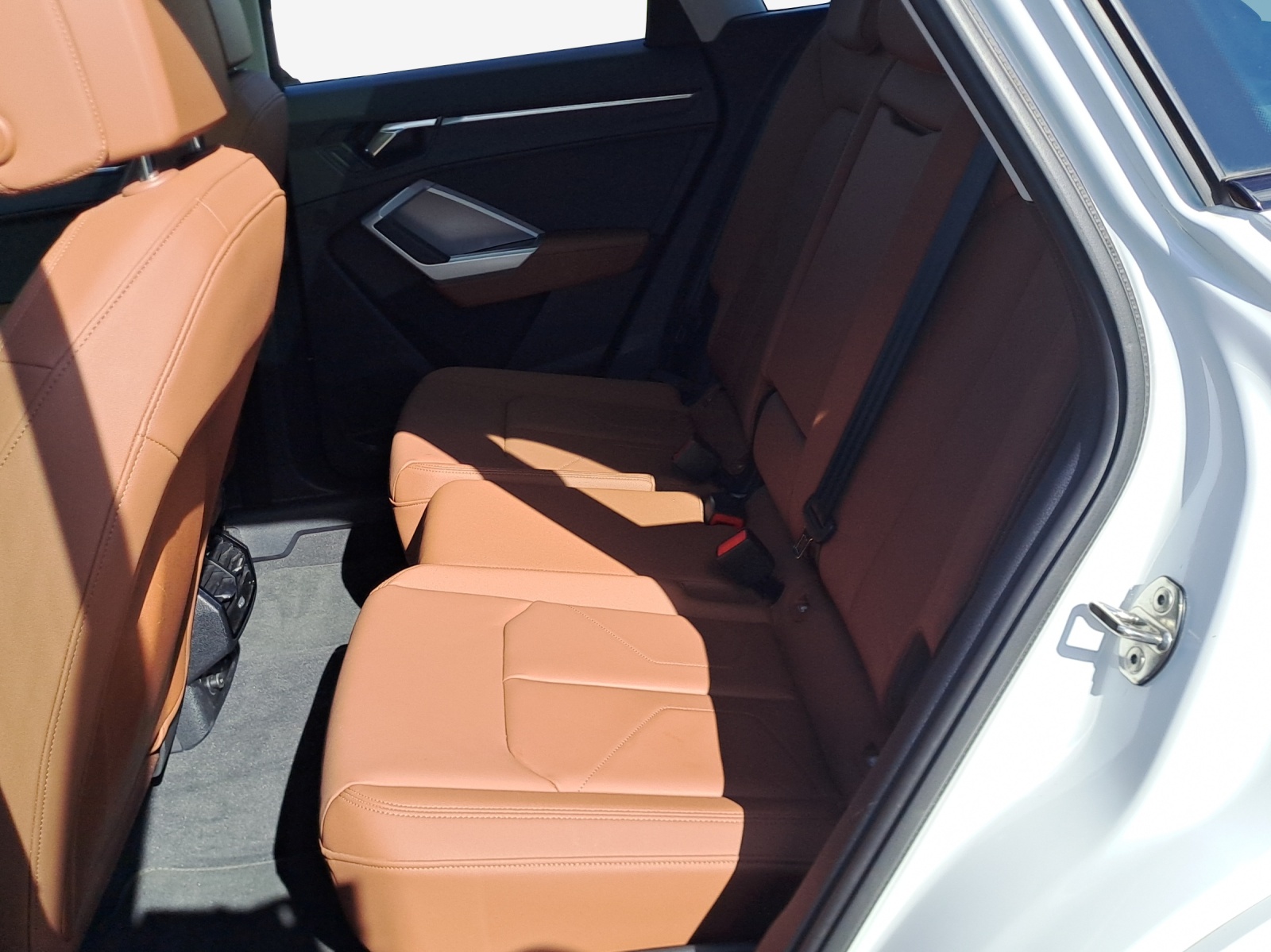 AUDI Q3 45 TFSI S line quattro S-tronic-image-11