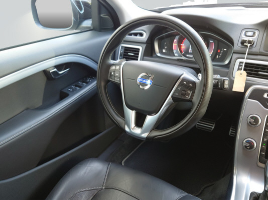 VOLVO XC70 D4 AWD Mom. Cl. Ed.-image-4