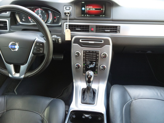 VOLVO XC70 D4 AWD Mom. Cl. Ed.-image-5