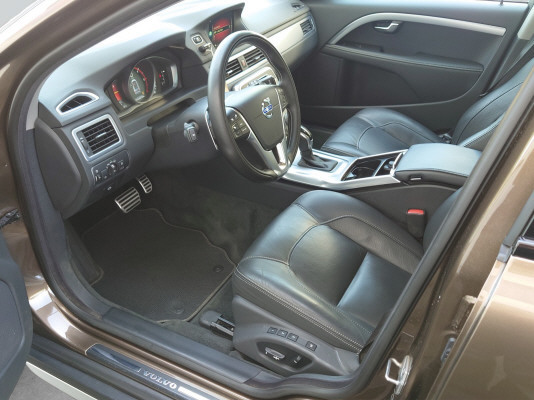 VOLVO XC70 D4 AWD Mom. Cl. Ed.-image-9