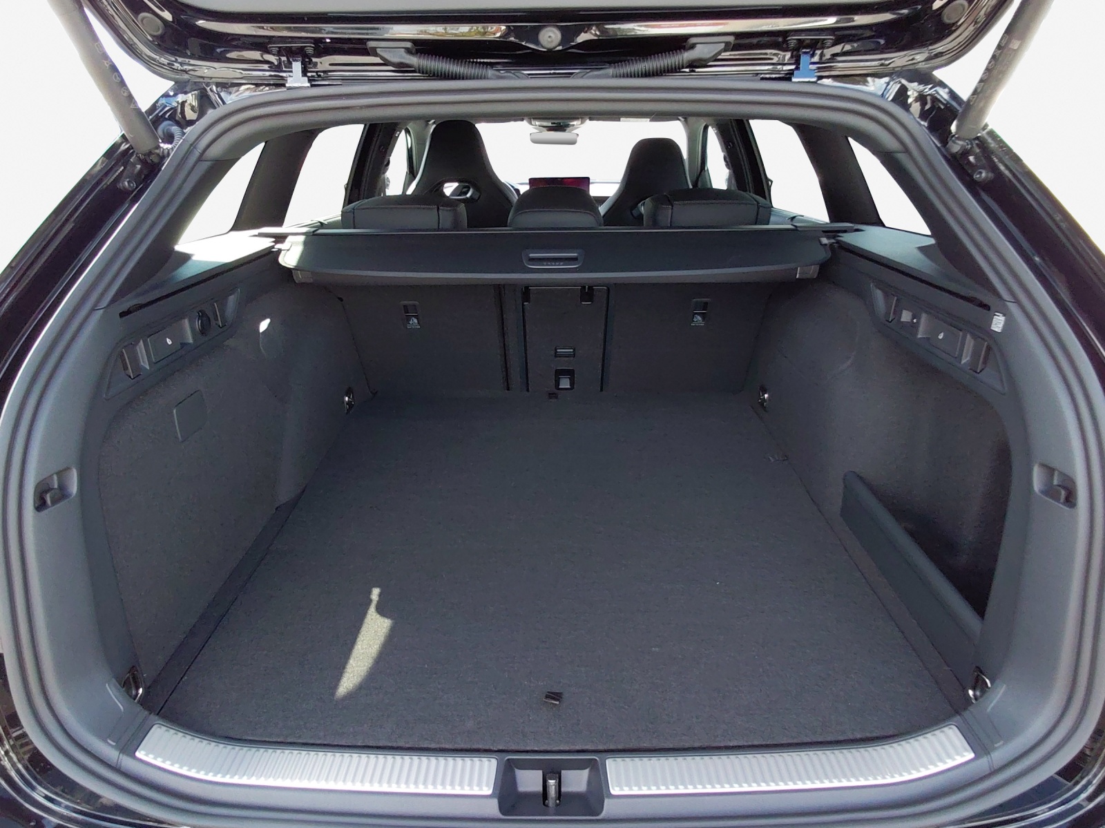 SKODA Superb Combi 1.5 TSI PHEV Sportline DSG-image-12