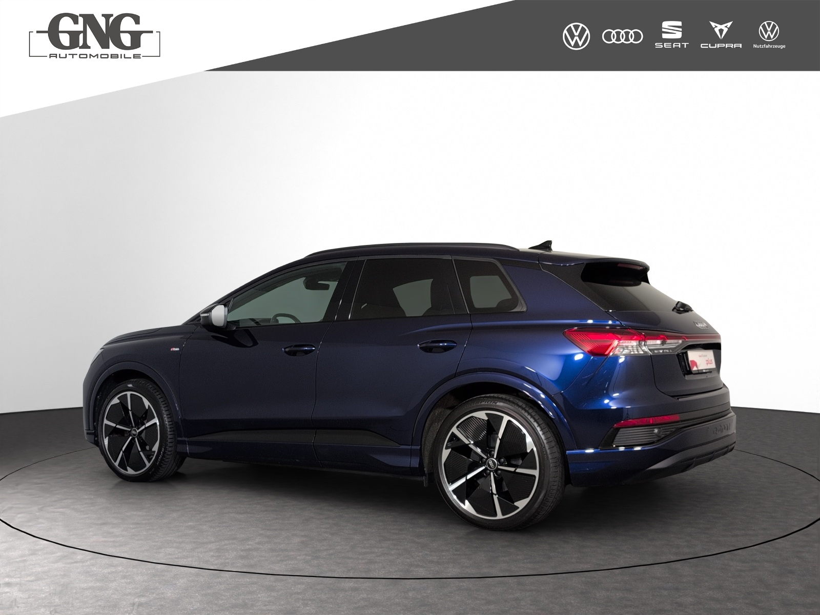 AUDI Q4 e-tron 50 quattro-showroom-element-1