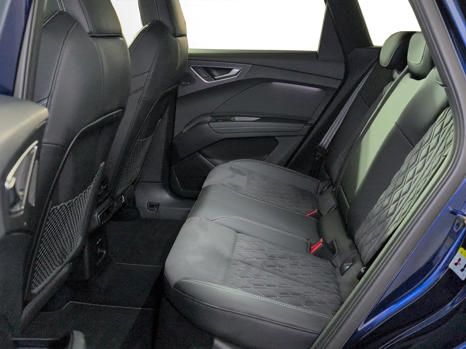 AUDI Q4 e-tron 50 quattro-image-7