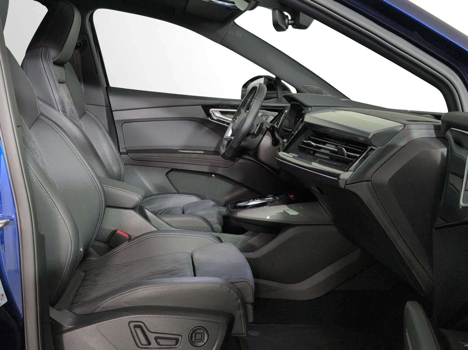 AUDI Q4 e-tron 50 quattro-image-6
