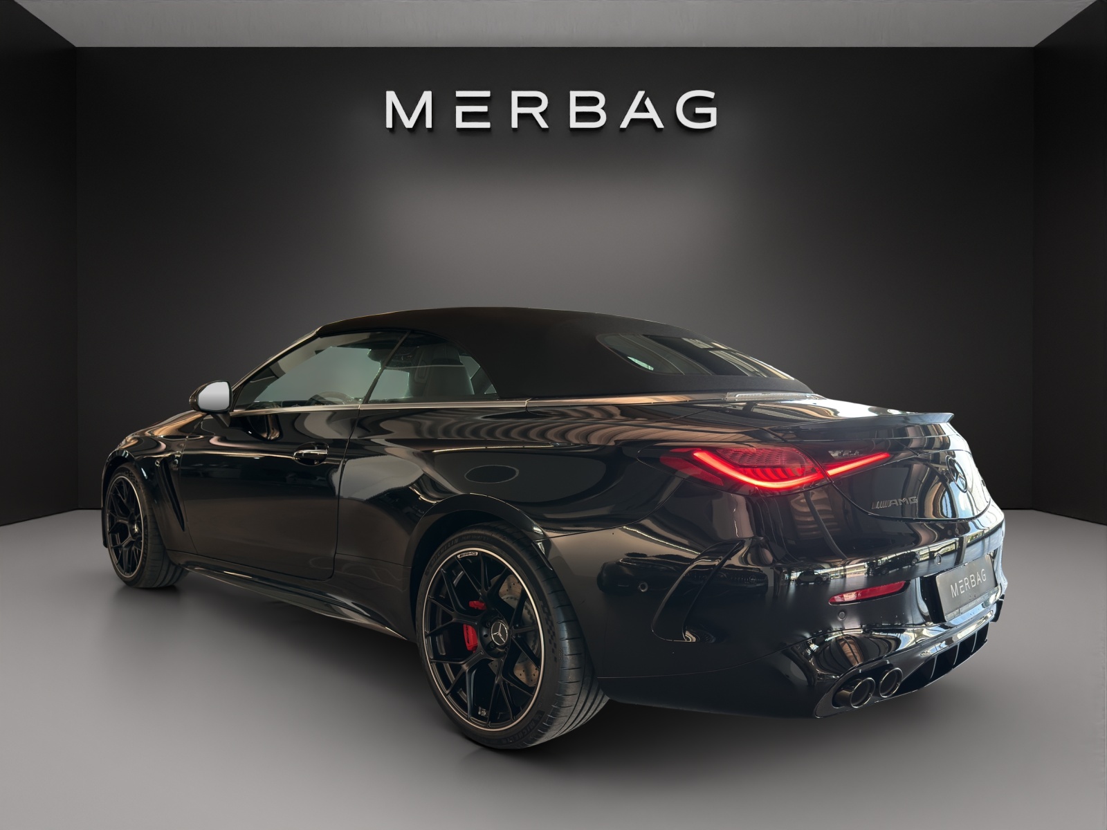 MERCEDES-BENZ CLE AMG 53 Cabrio 4Matic+-image-3