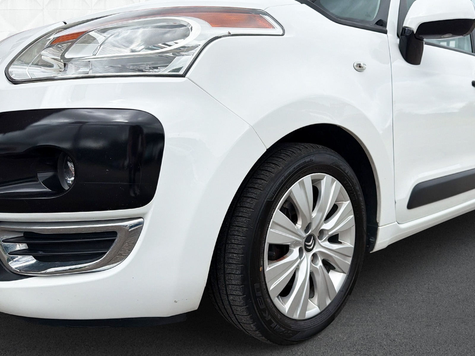 CITROEN C3 Picasso 1.6i 16V Chic (SX)-image-5