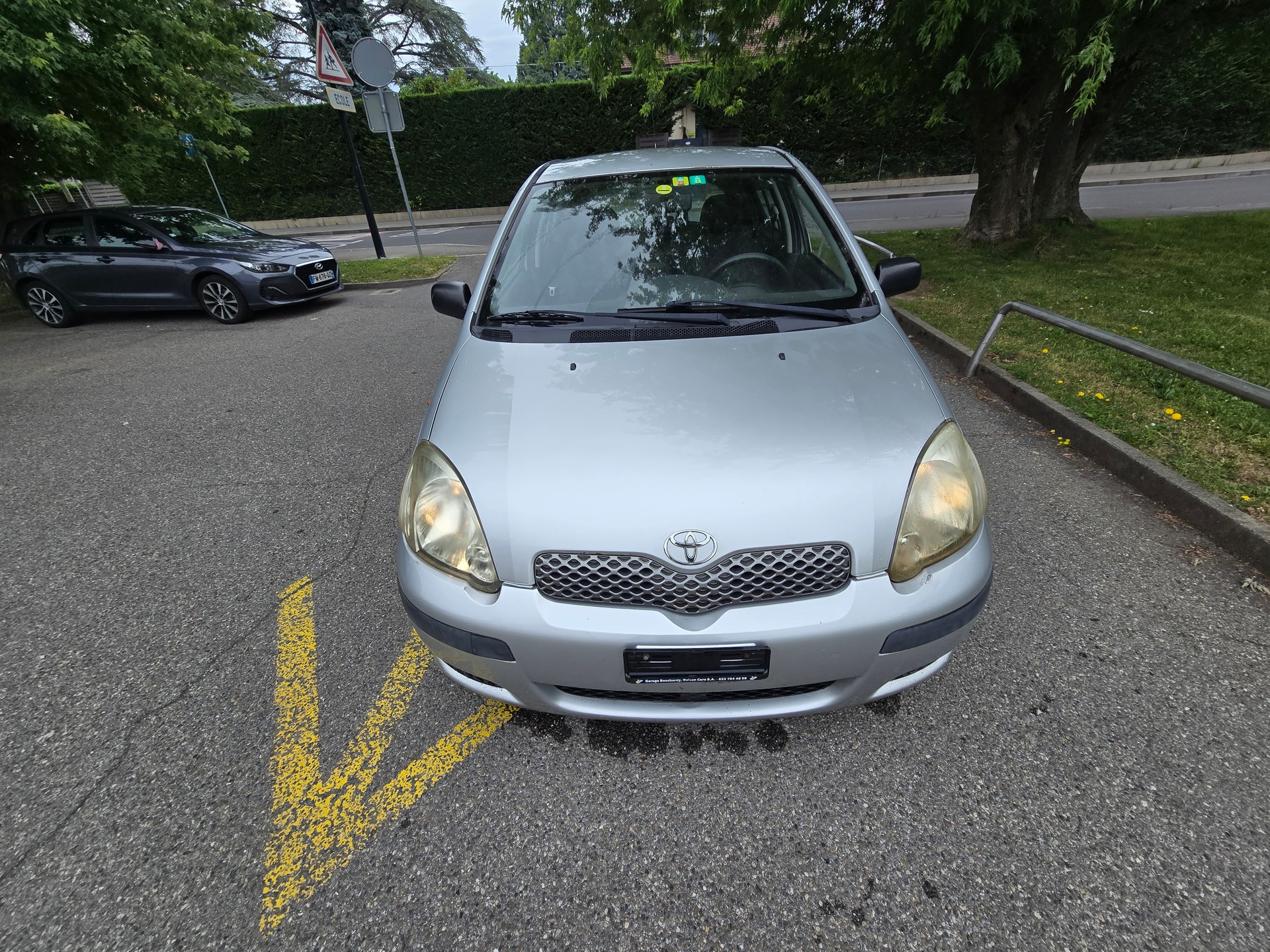 TOYOTA Yaris 1.0 Linea Sol-image-2