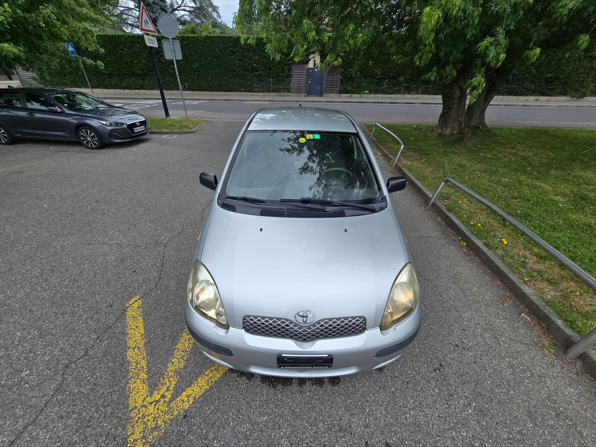 TOYOTA Yaris 1.0 Linea Sol-image-1