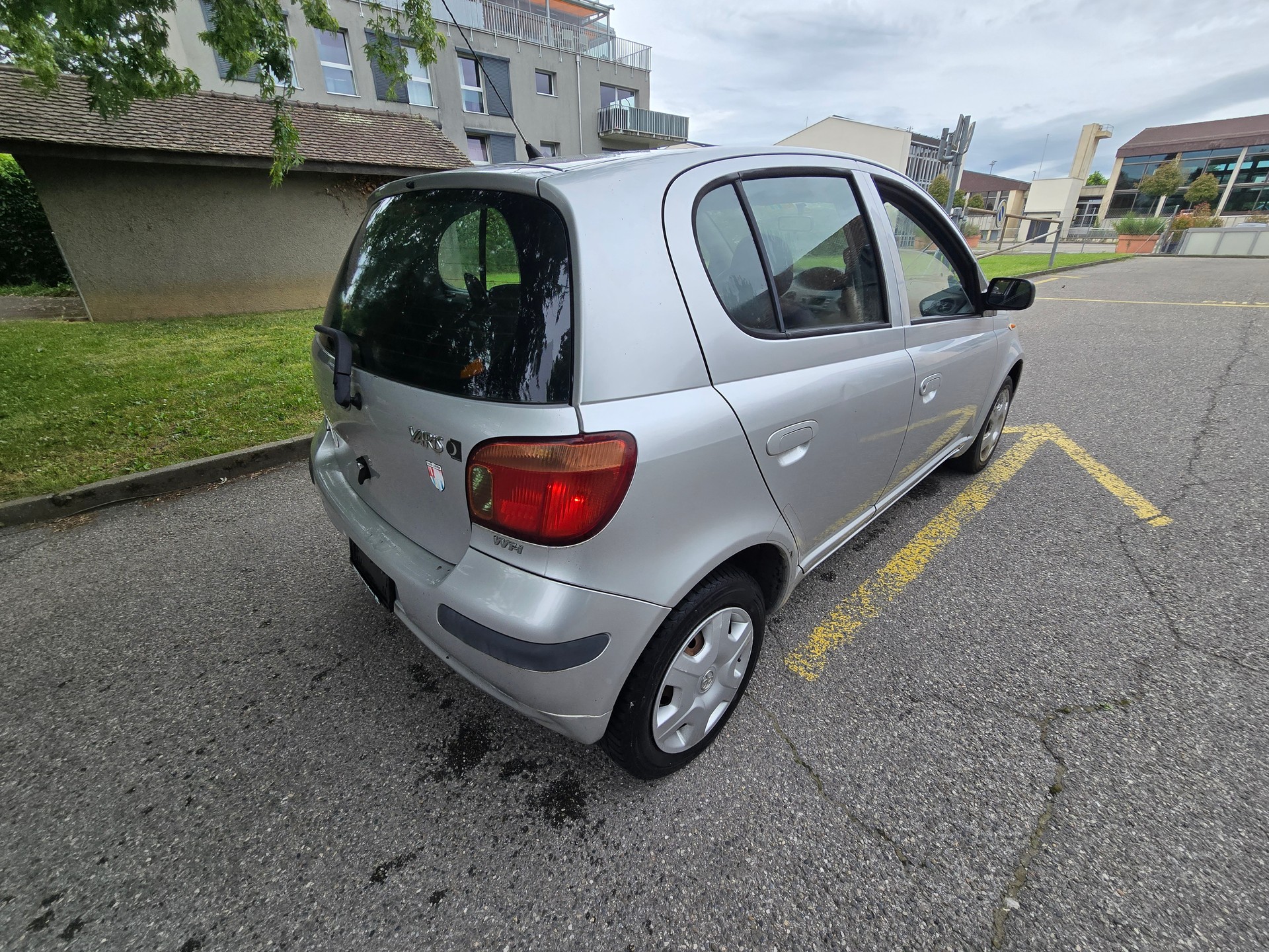 TOYOTA Yaris 1.0 Linea Sol
