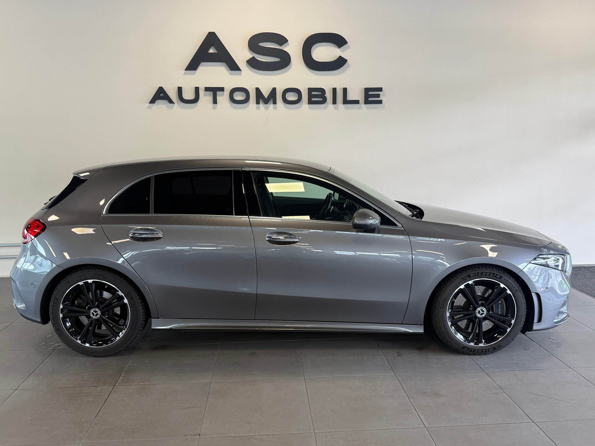 MERCEDES-BENZ A 250 4Matic AMG Line 4Matic 7G-DCT-showroom-element-2