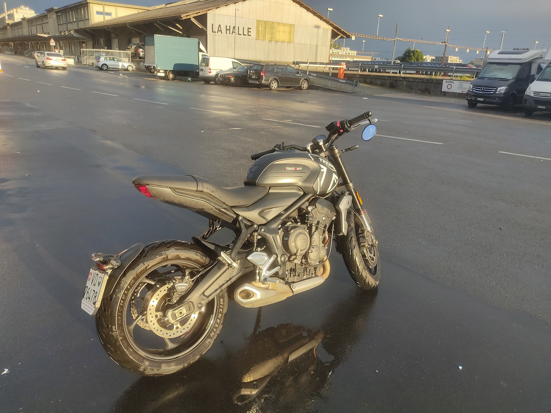 TRIUMPH Trident-image-0