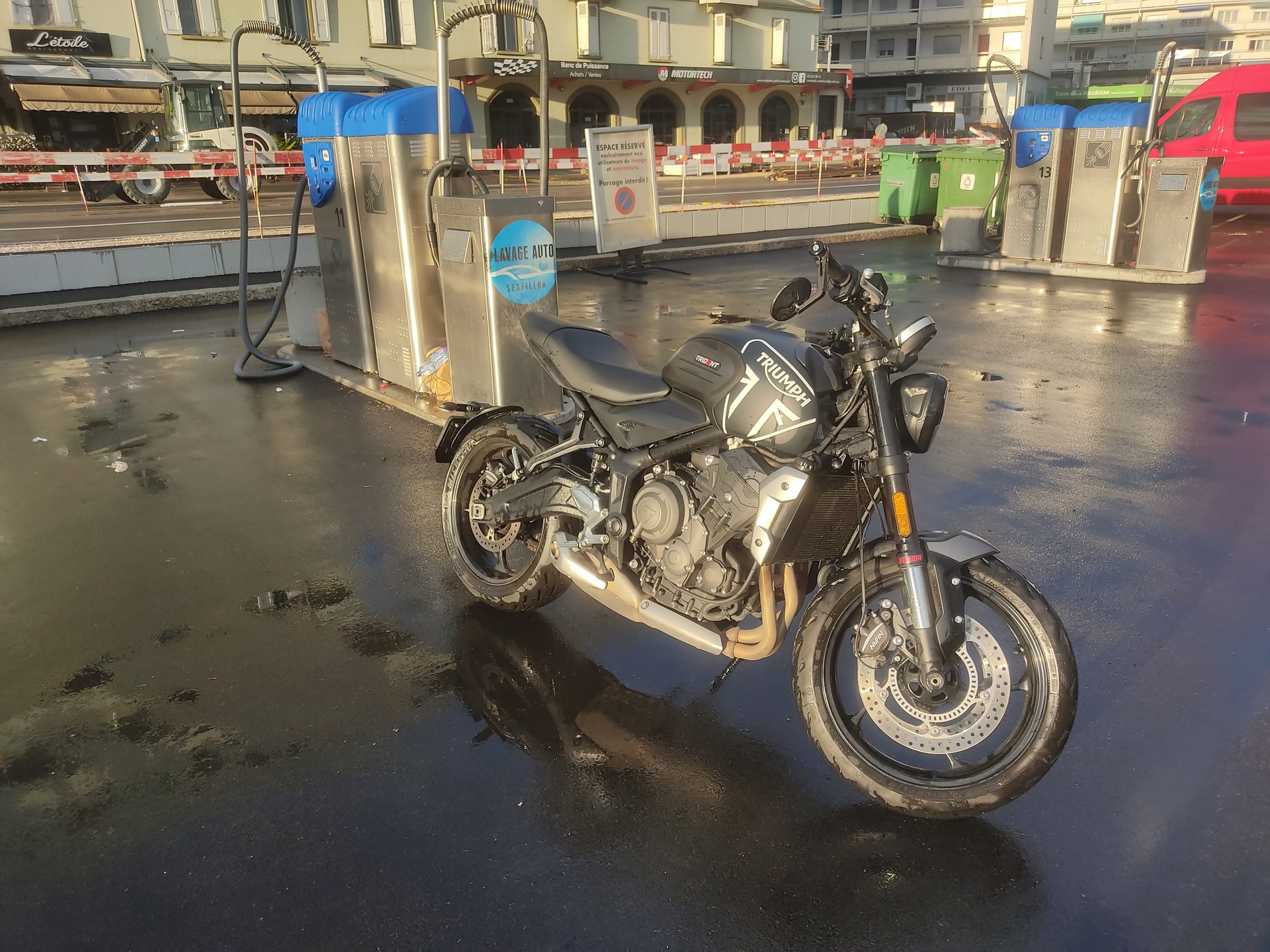 TRIUMPH Trident-image-4