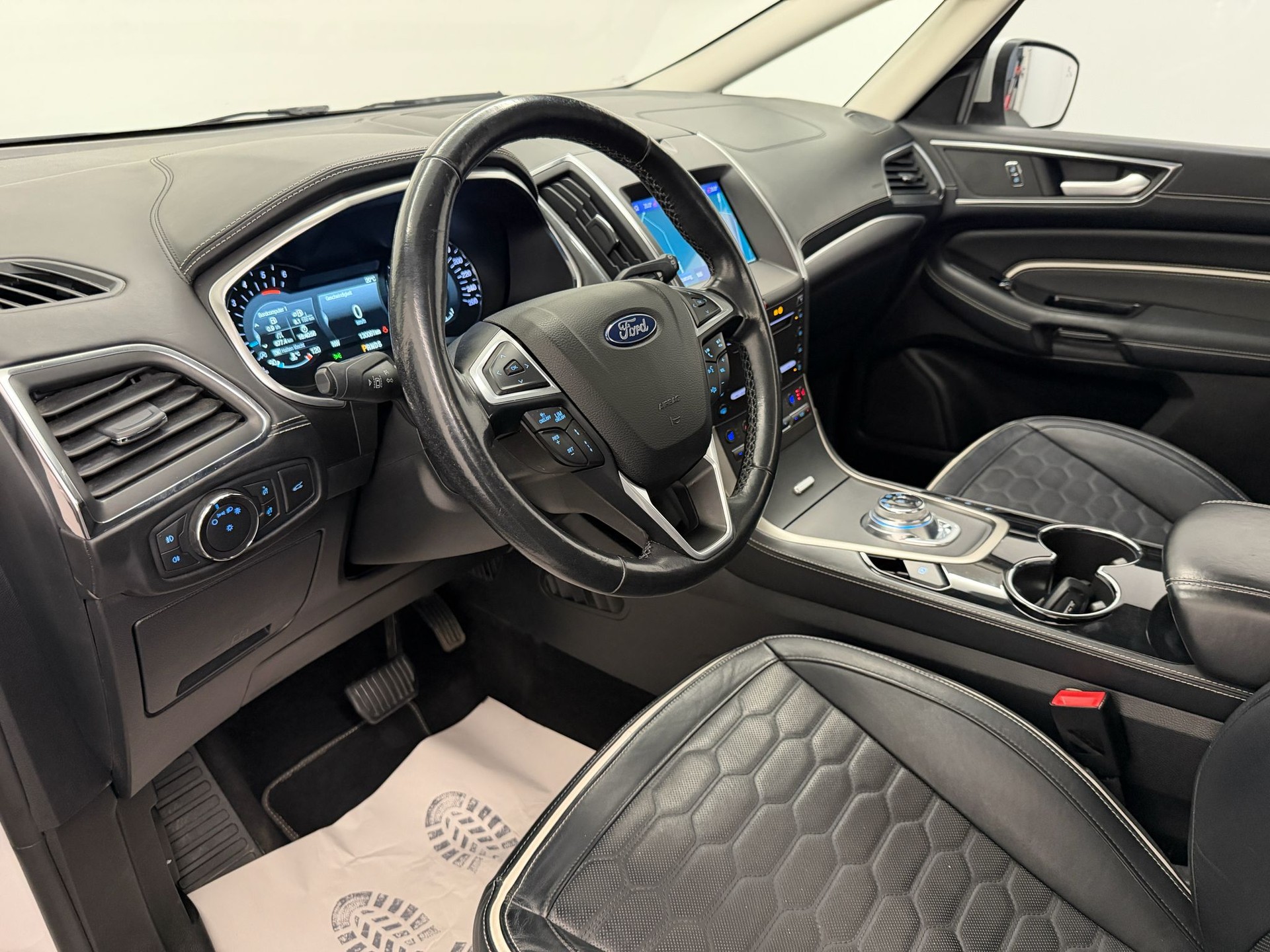 FORD S-Max 2.0 TDCi Vignale Automatic-image-9