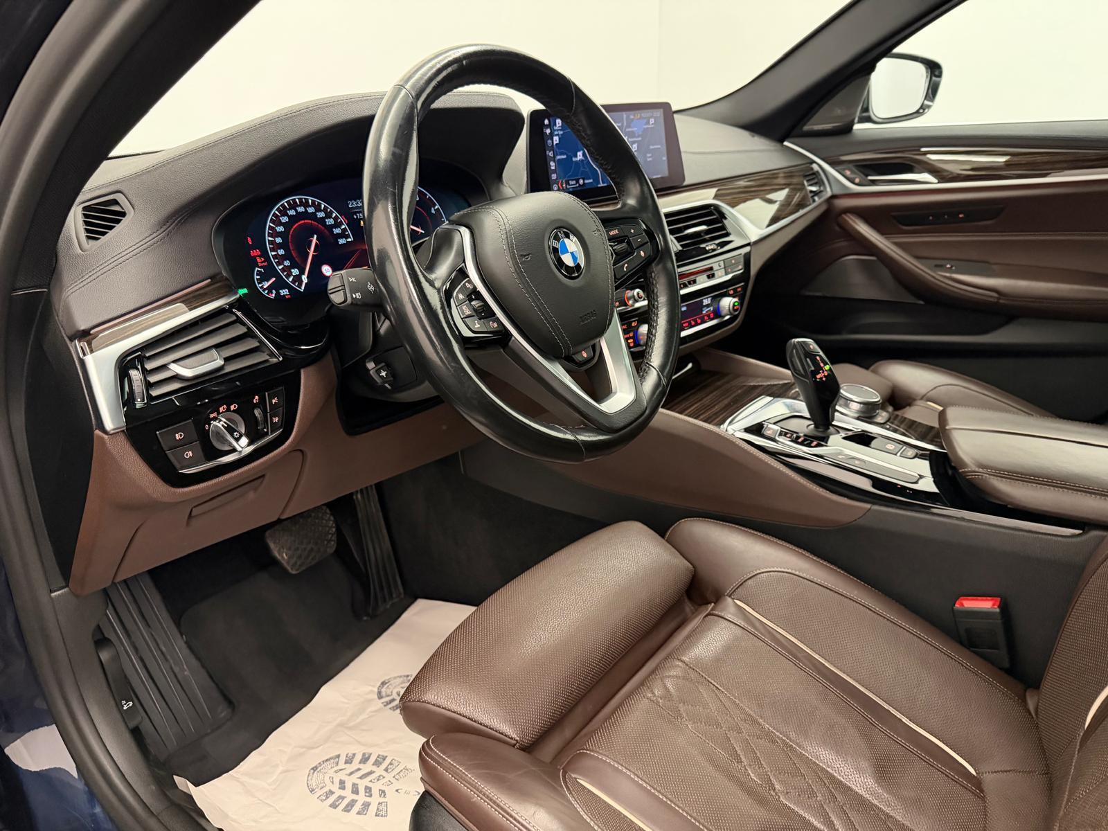 BMW 540d xDrive SAG Touring-image-8