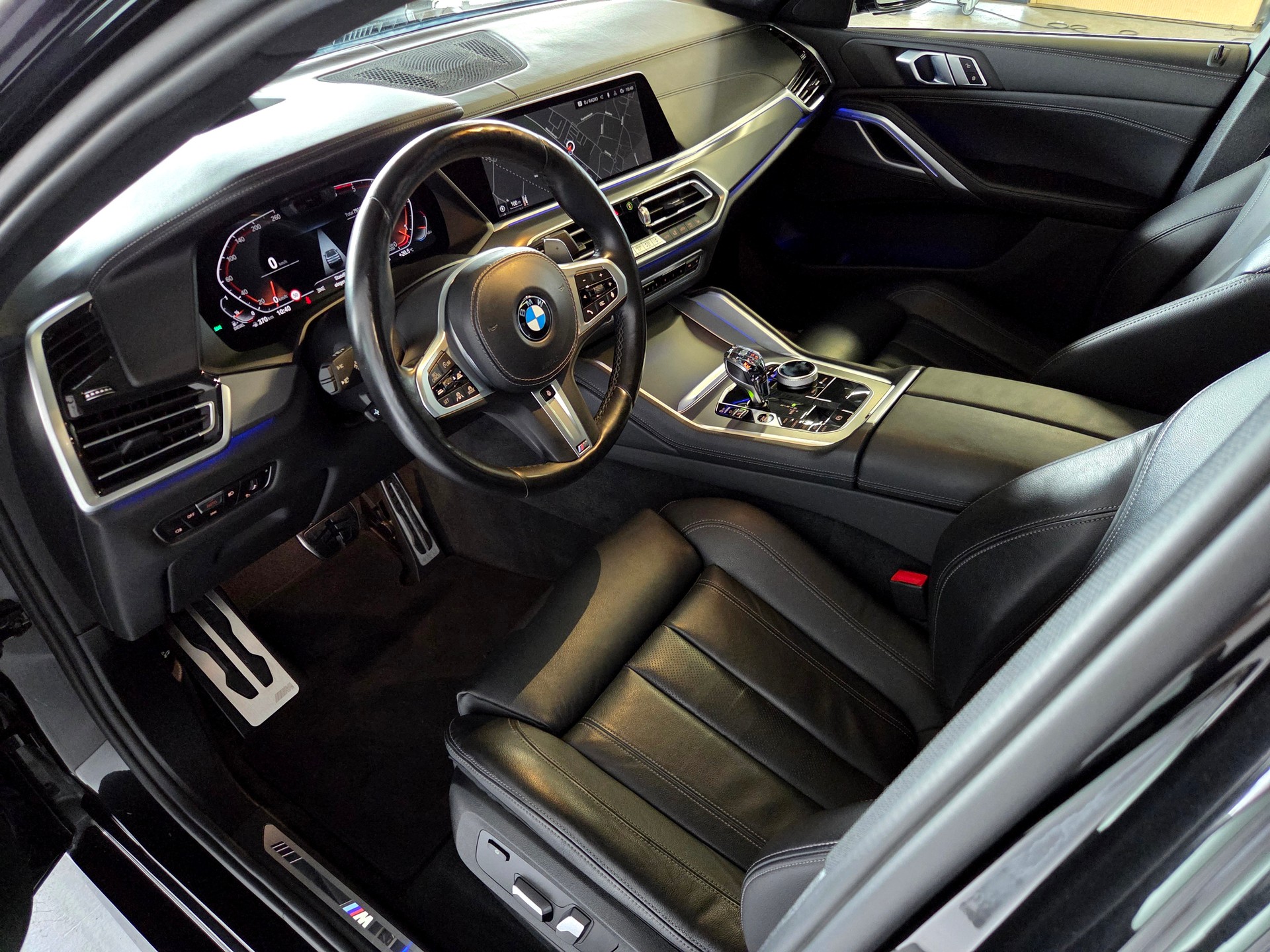 BMW X6 40d xDrive M-Sport-showroom-element-3