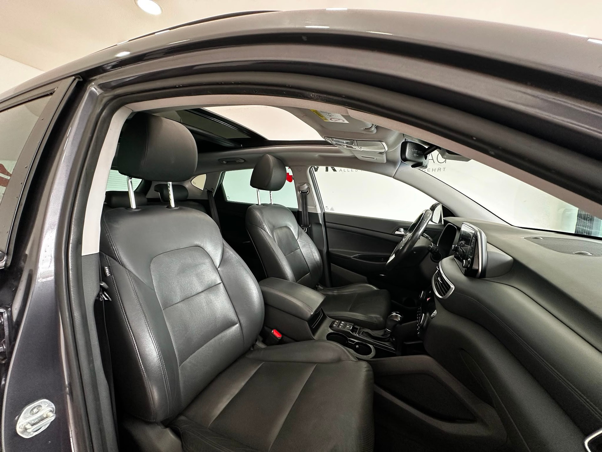 HYUNDAI Tucson 1.6 TGDI Amplia 4WD DCT-image-12