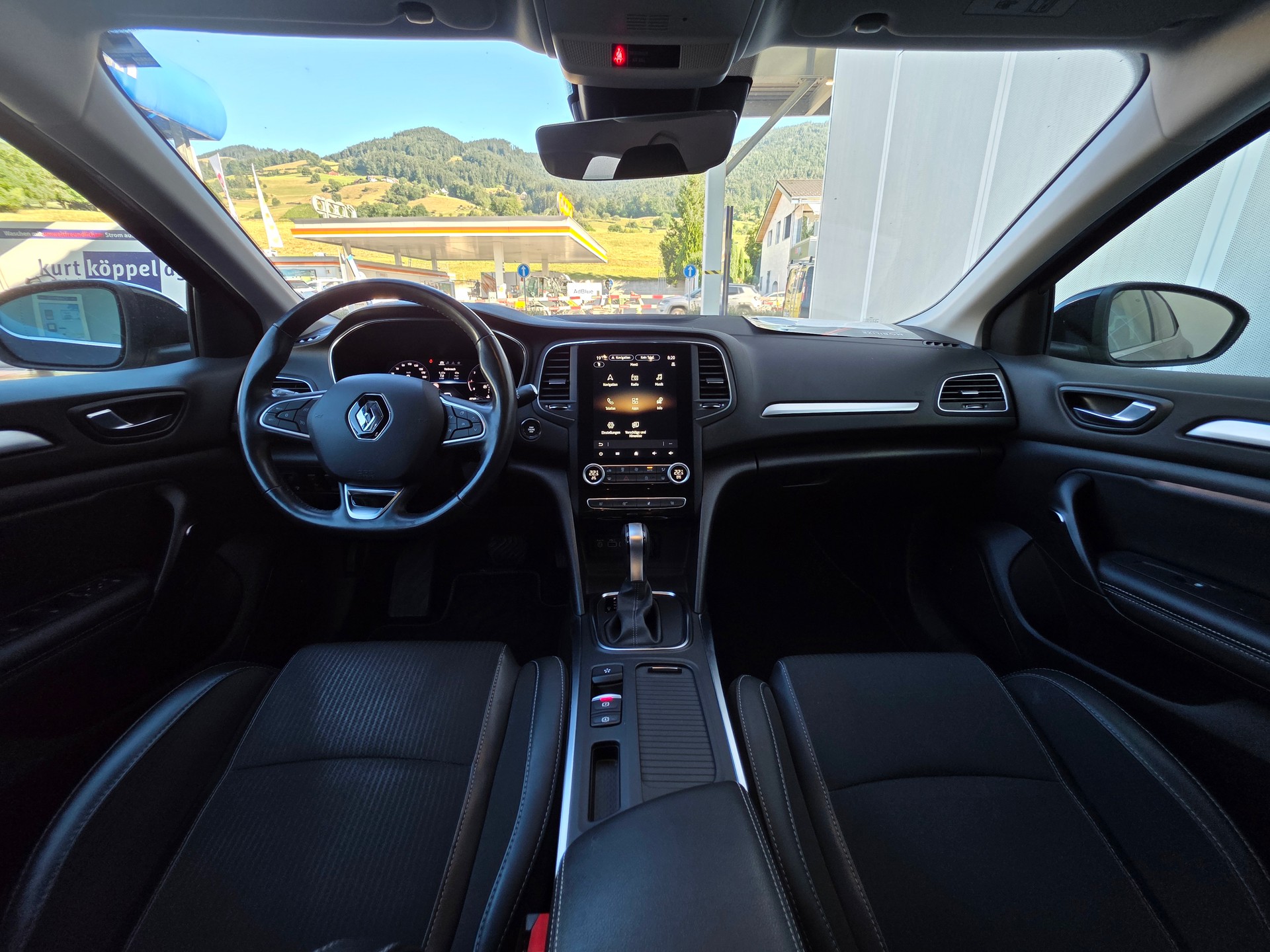 RENAULT Mégane Berline 1.3 16V Turbo Intens EDC-image-8