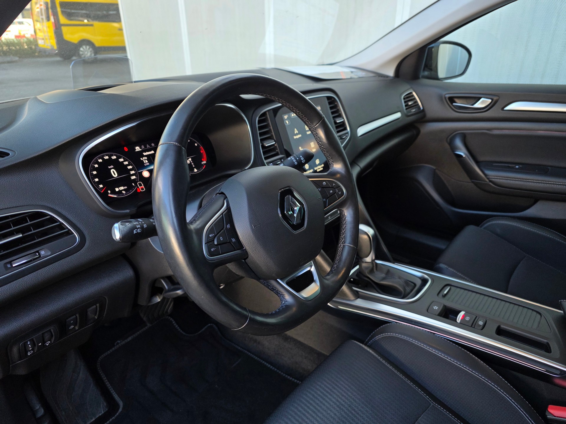 RENAULT Mégane Berline 1.3 16V Turbo Intens EDC-image-6