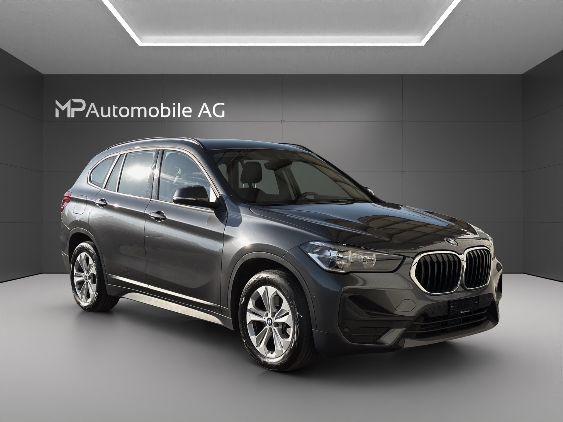 BMW X1 xDrive 25e Steptronic-showroom-element-1