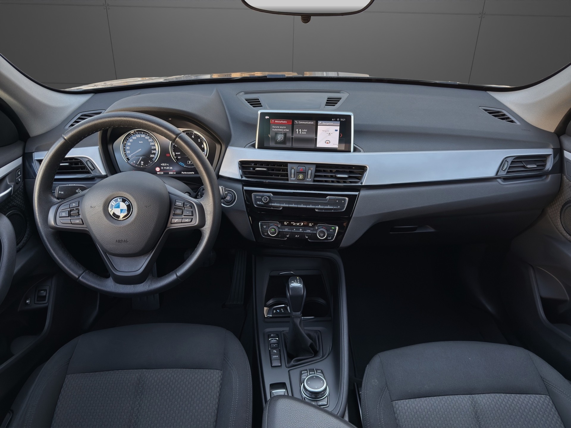 BMW X1 xDrive 25e Steptronic-image-11