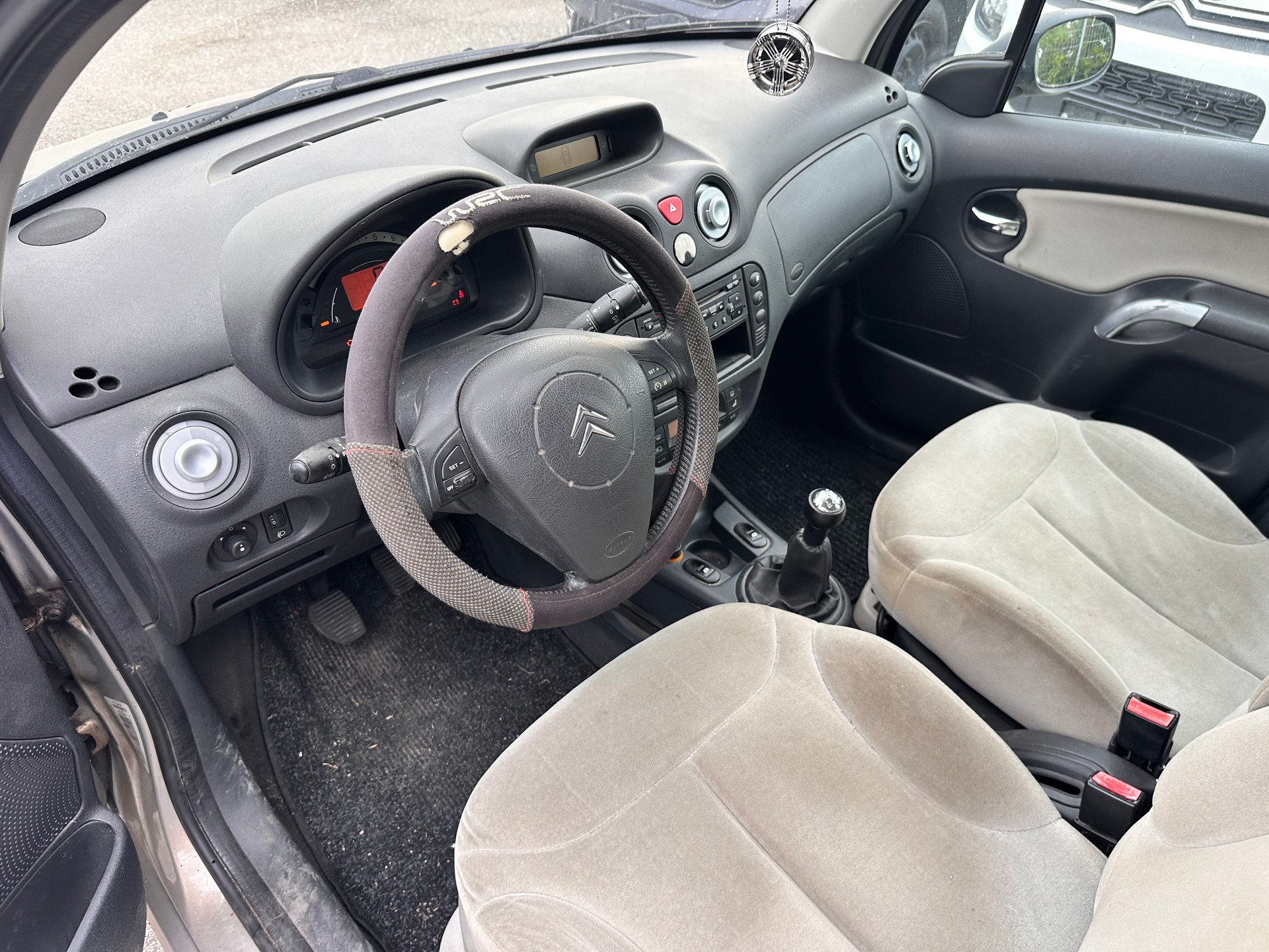 CITROEN C3 1.4 16V HDi Exclusive "AMORTISSEUR CASSé"-image-4