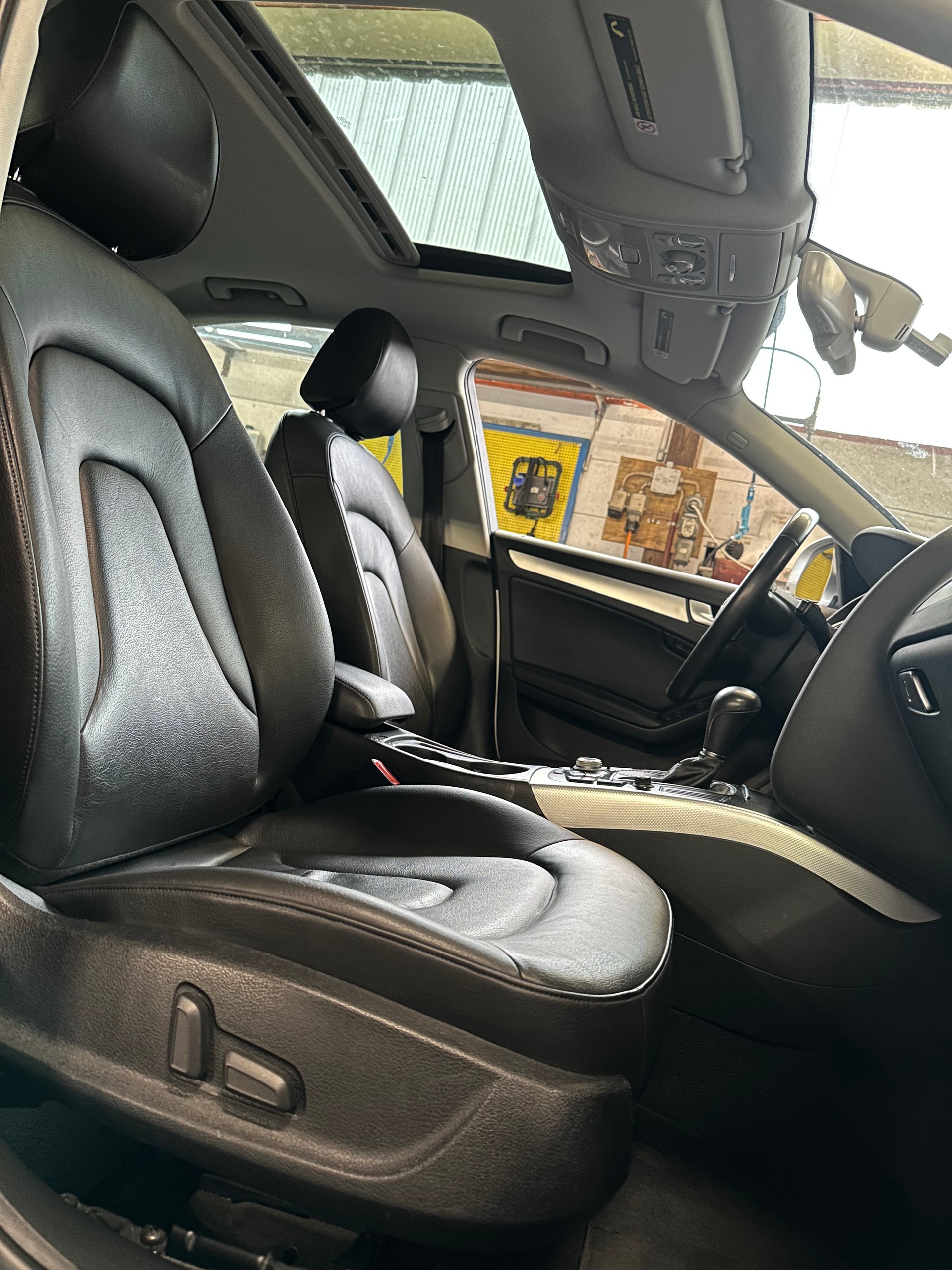 AUDI A4 Limousine 2.0 TFSI quattro S-tronic-image-9