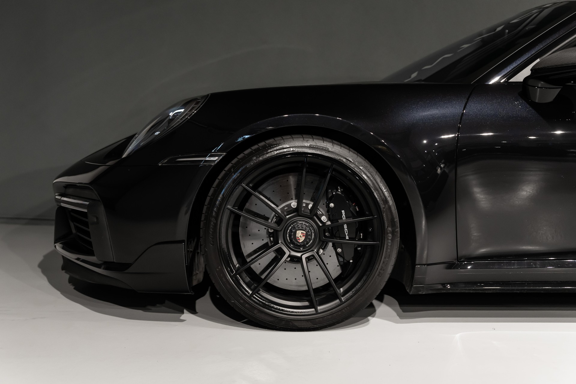 PORSCHE 911 Coupé 3.7 Turbo S PDK Aero-showroom-element-3