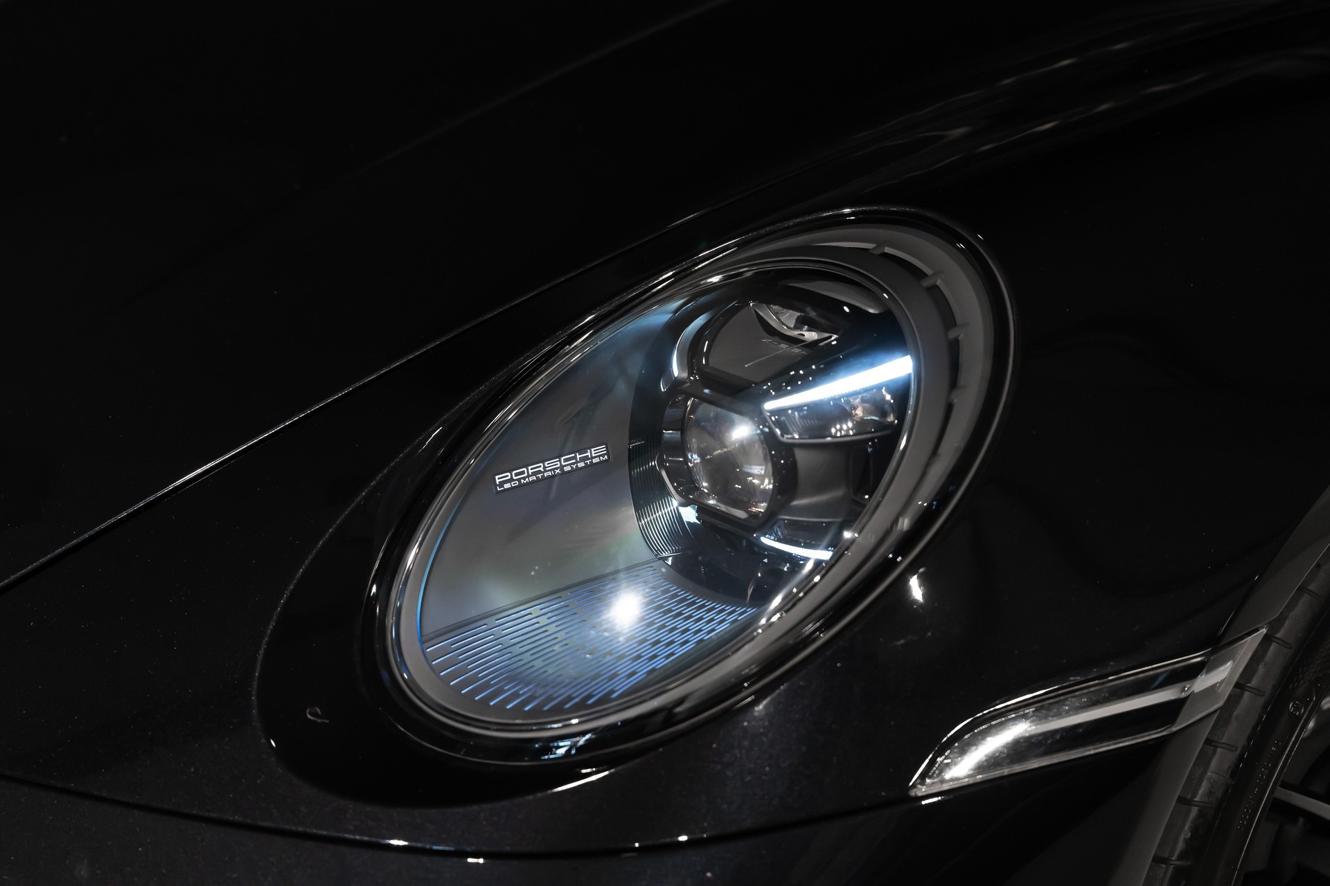 PORSCHE 911 Coupé 3.7 Turbo S PDK Aero-image-6