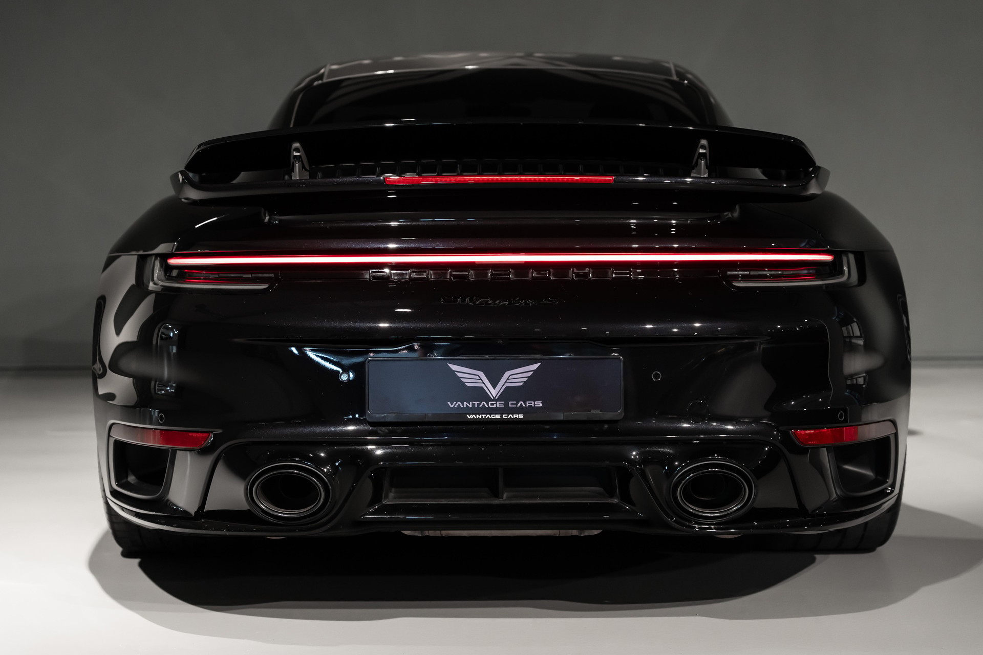 PORSCHE 911 Coupé 3.7 Turbo S PDK Aero-image-12